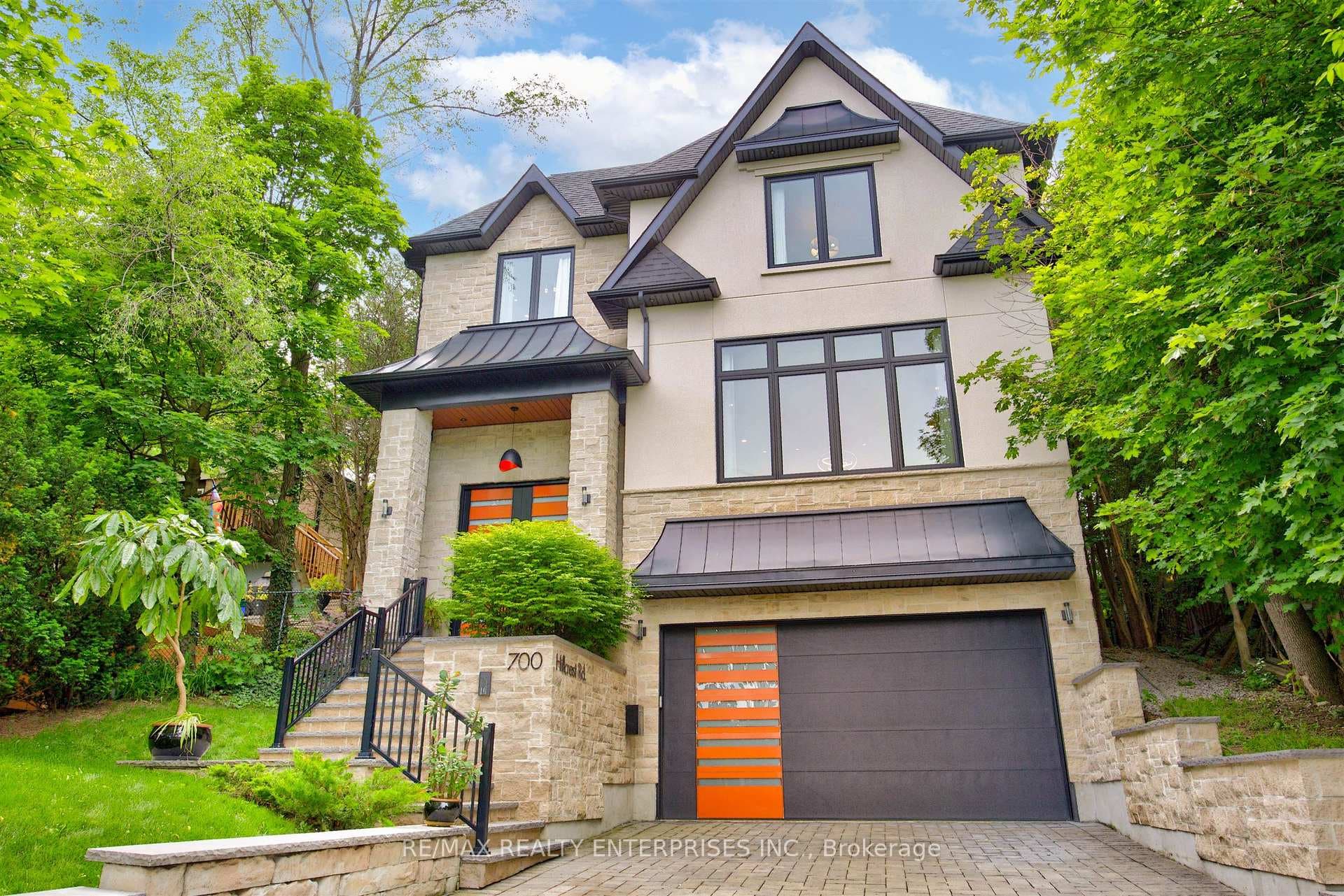 700 Hillcrest Road, Pickering, ON L1W 2P1 - Photo 1