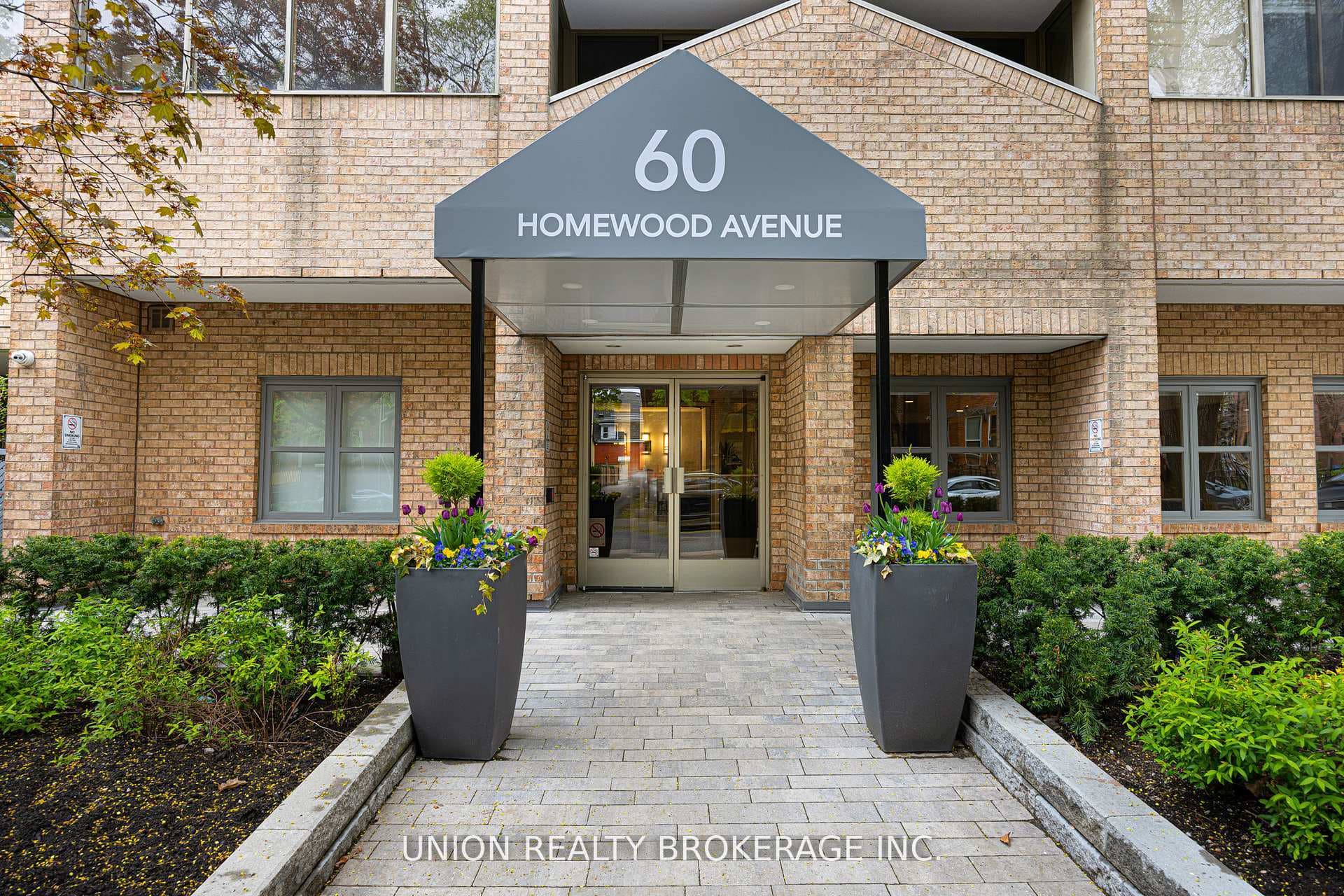 60 Homewood Avenue Unit 208, Regent Park / Cabbagetown / St. James Town, ON M4Y 2X4 - Photo 1