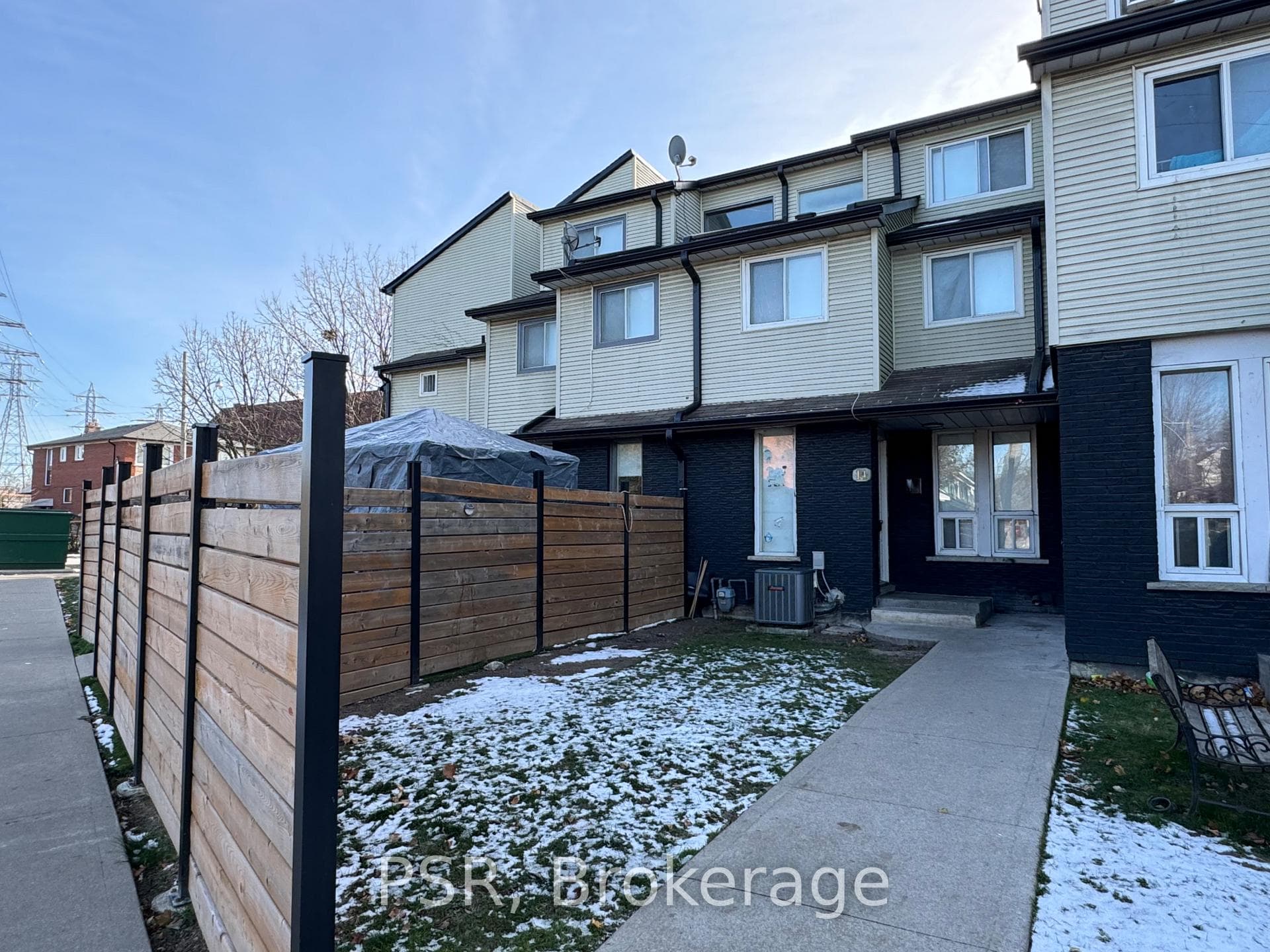 2 Blackthorn Avenue Unit 14, Keelesdale / Eglinton West, ON M6N 3H5 - Photo 1