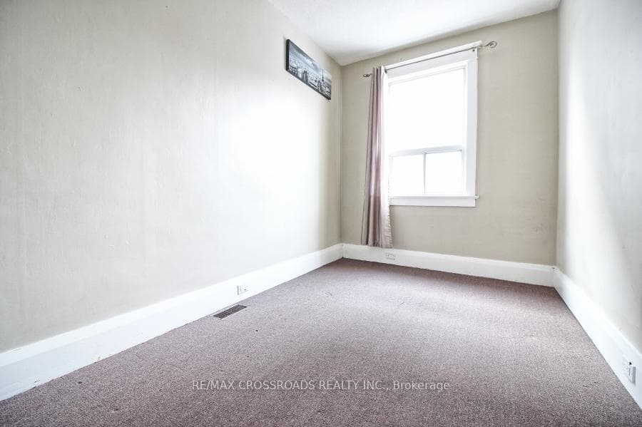 2001 Yonge Street Unit 2nd Fl, Leaside / Davisville, ON M4S 1Z8 - Photo 1