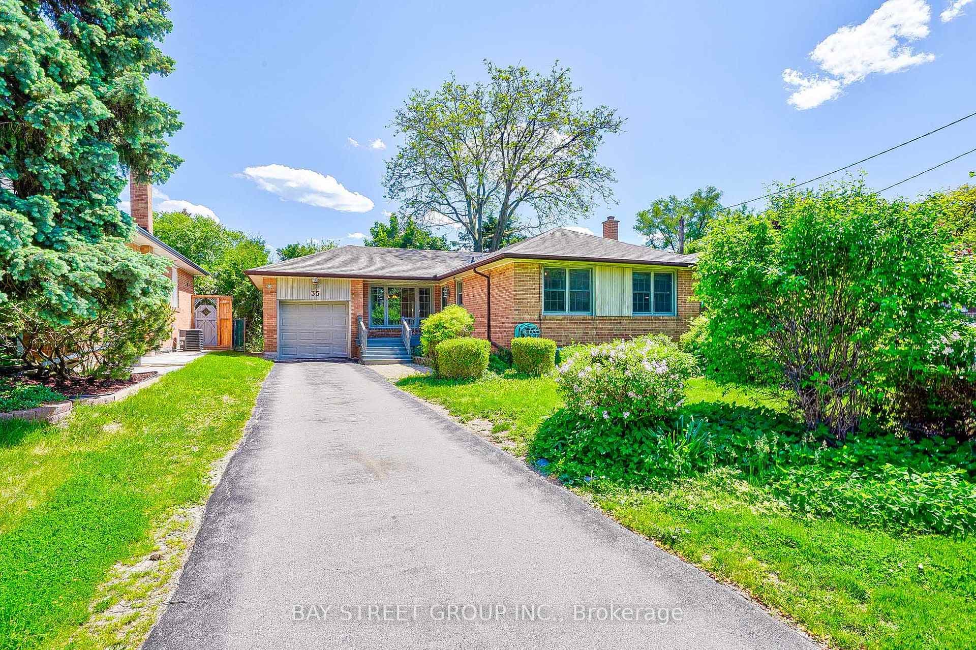 35 Camwood Crescent, Don Mills / Parkwoods / Victoria Village, ON M3A 3L3 - Photo 1