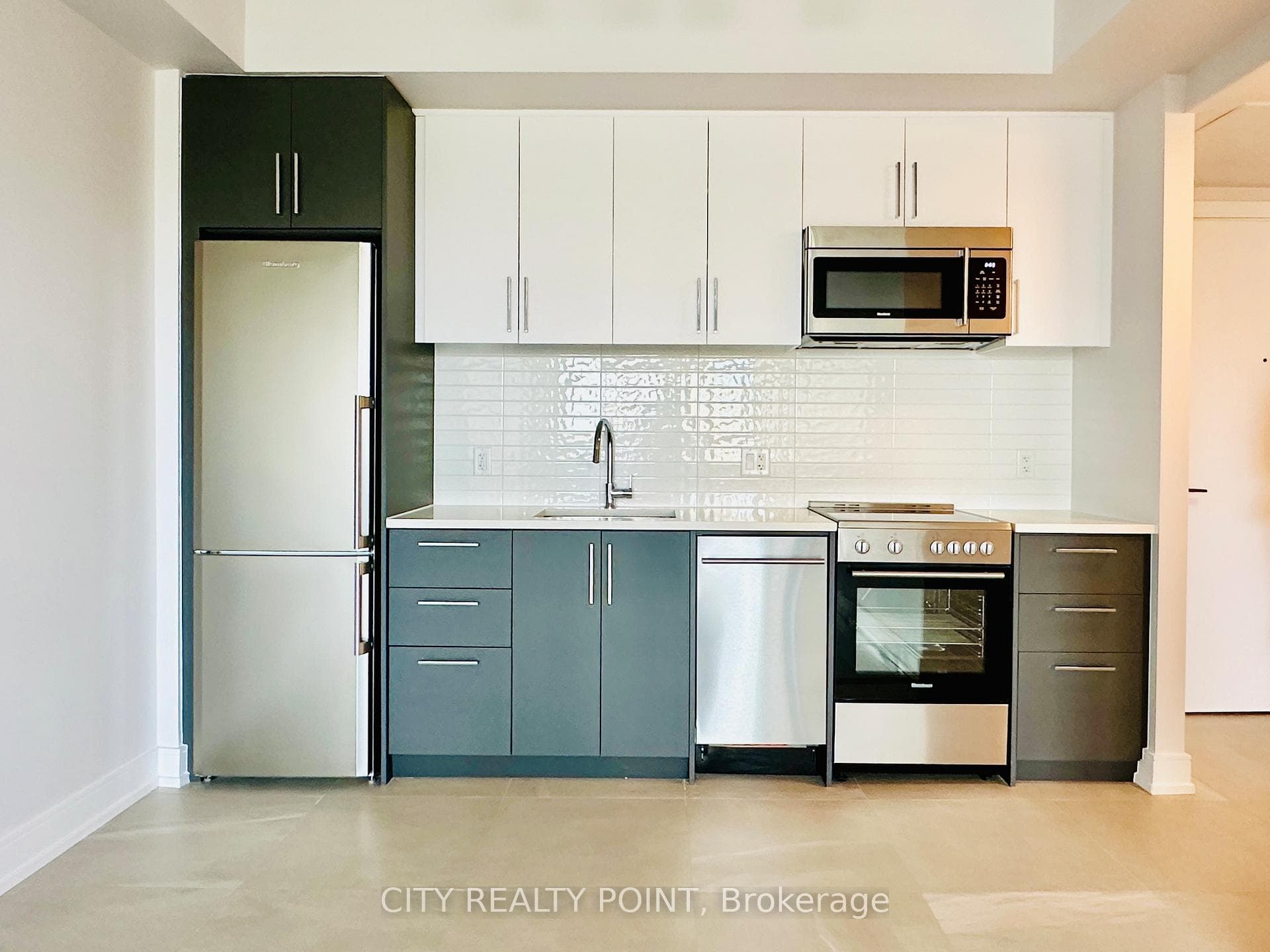2525 Bathurst Street Unit 1001, Lawrence Park / Bedford Park, ON M6B 2Y9 - Photo 1