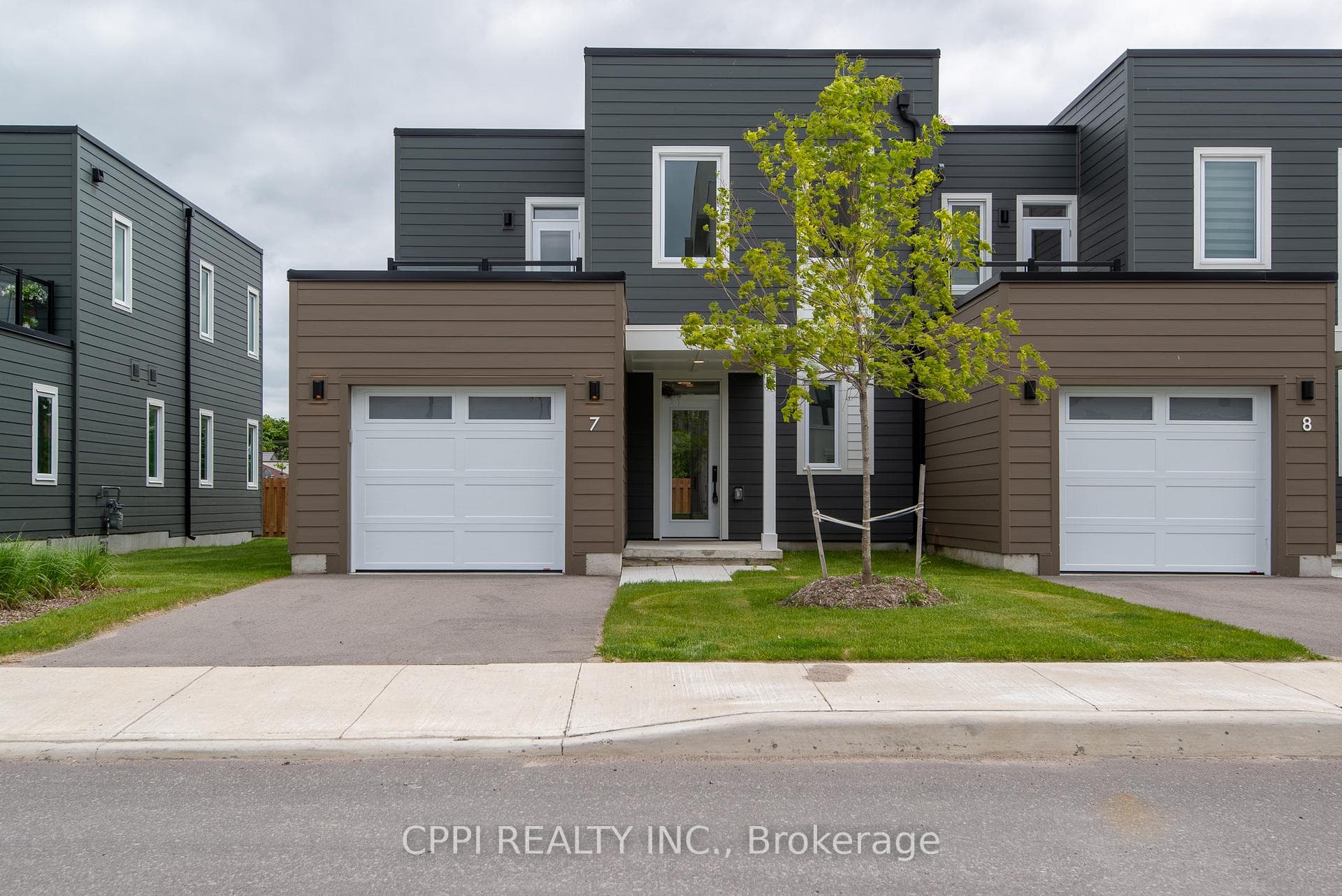 19 West Street Unit 7, Kawartha Lakes, ON K0M 1N0 - Photo 1