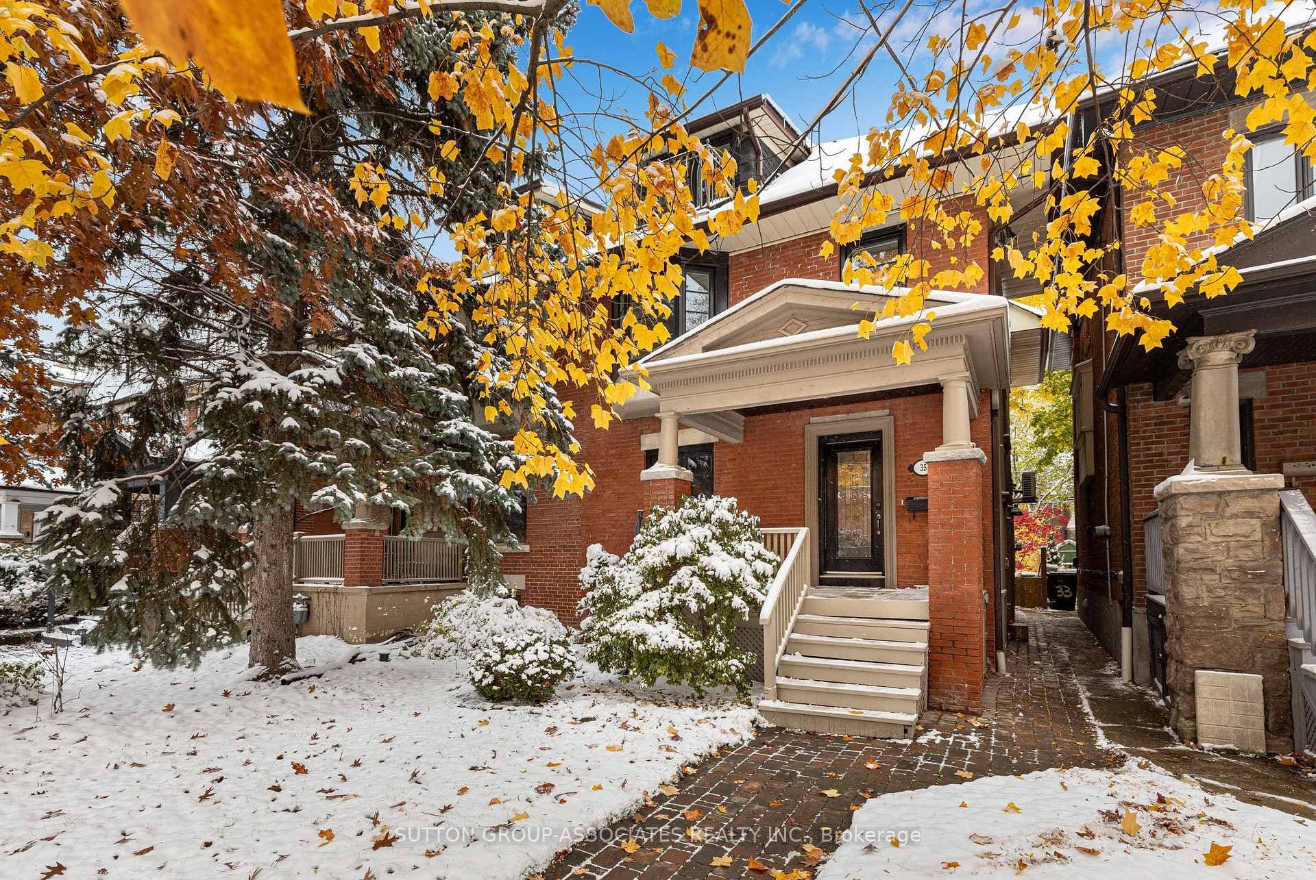 35 Highview Crescent, Keelesdale / Eglinton West, ON M6H 2Y3 - Photo 1