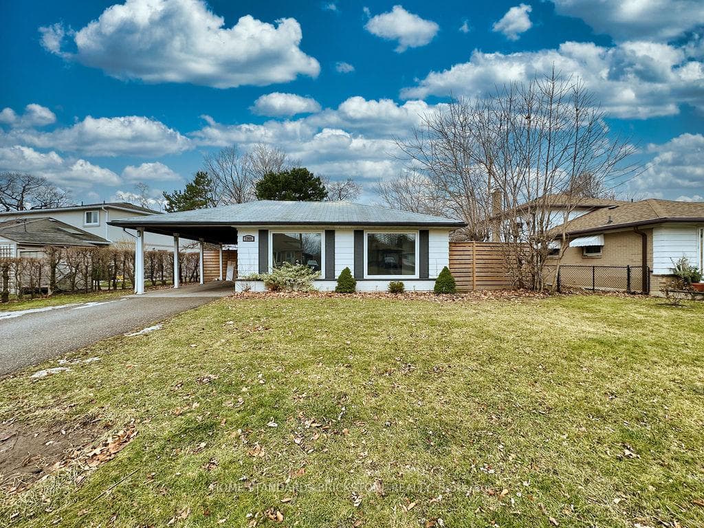 1360 Glen Rutley Circle, Mississauga, ON L4X 1Z6 - Photo 1