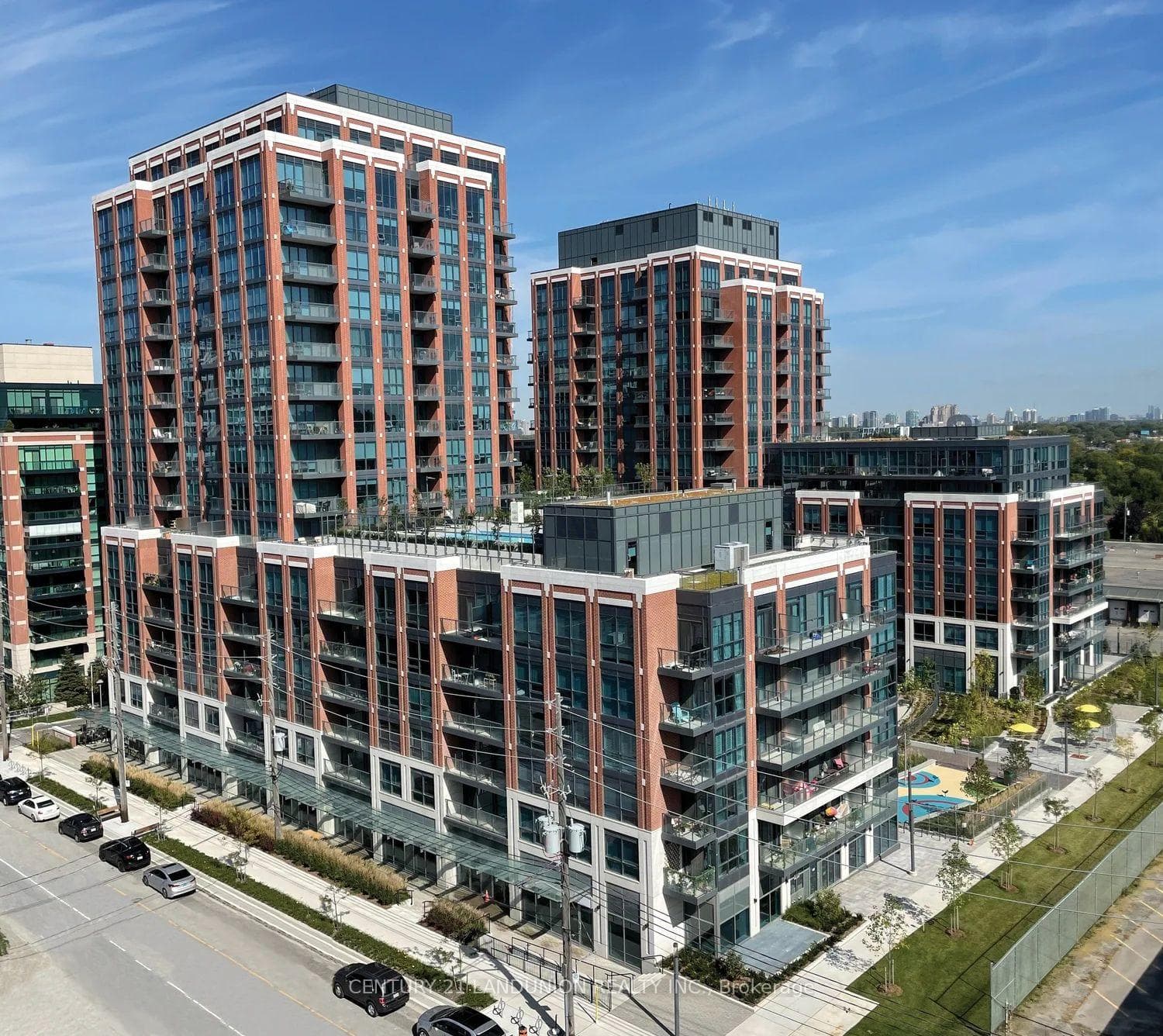 31 Tippett Road Unit 252, North York (Bathurst Manor / Clanton Park), ON M3H 0C8 - Photo 1