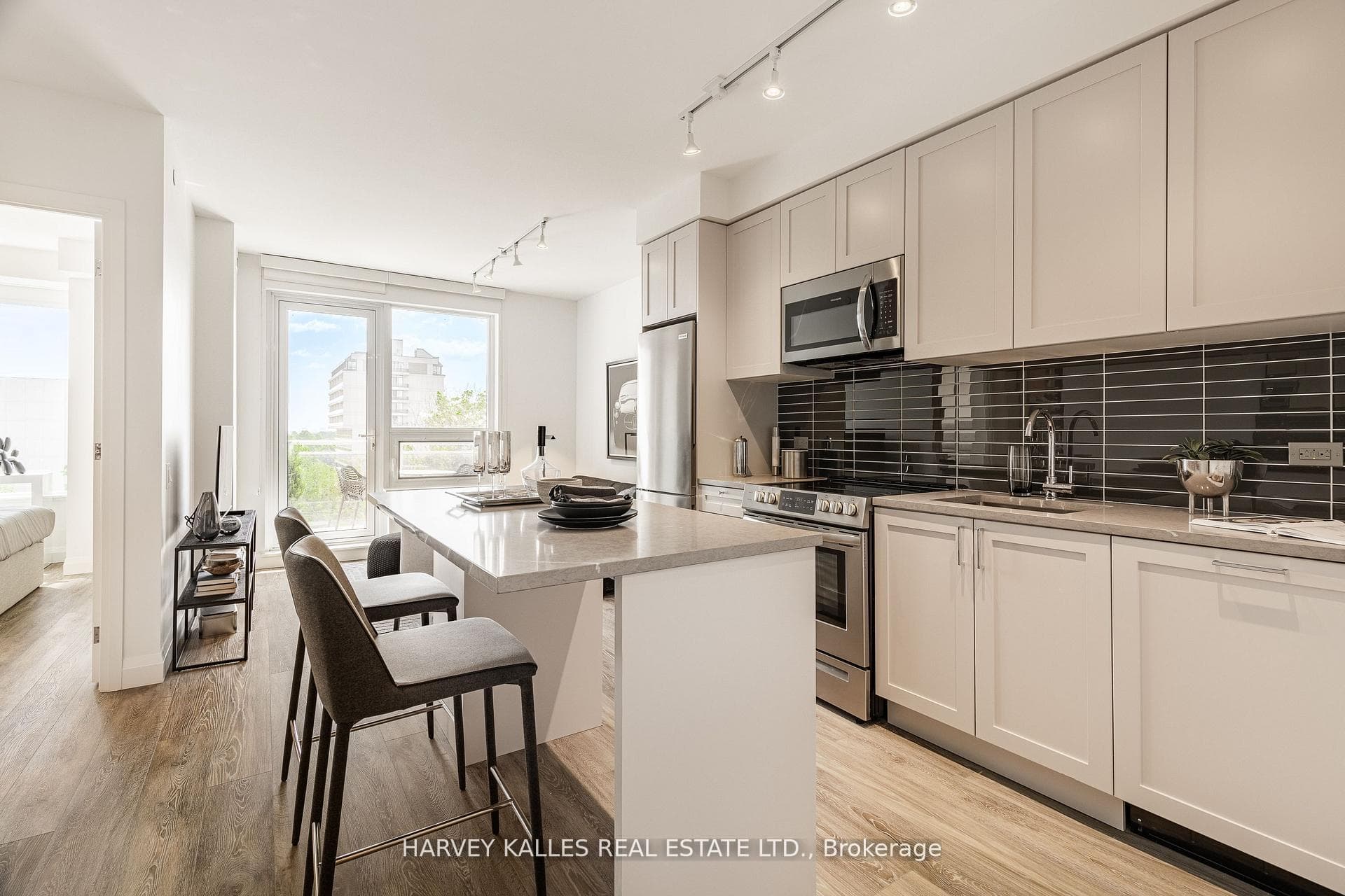 71 Redpath Avenue Unit 809, Leaside / Davisville, ON M4S 0E1 - Photo 1