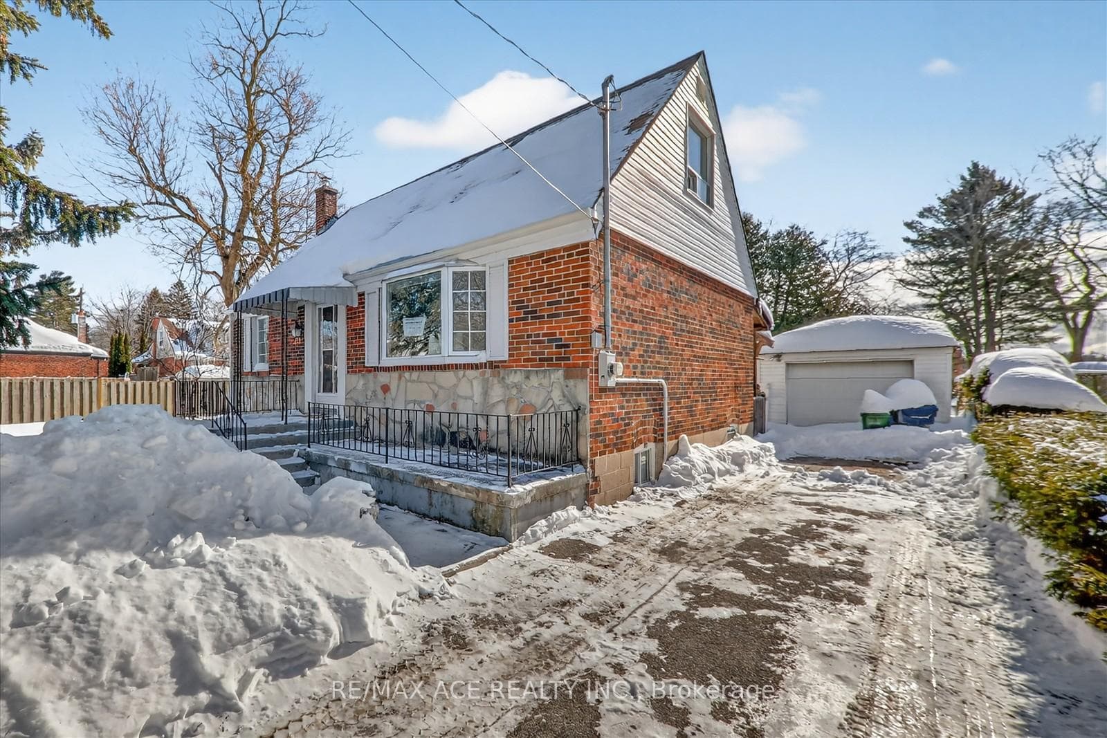 233 Oakridge Drive, Scarborough Town Centre, ON M1M 2B5 - Photo 1