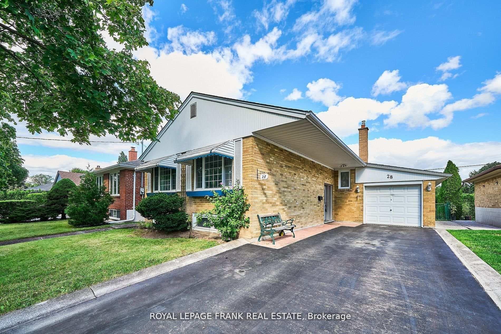 28 Winnipeg Road, Etobicoke (Kingsview Village / Humber Heights), ON M9P 2E4 - Photo 1