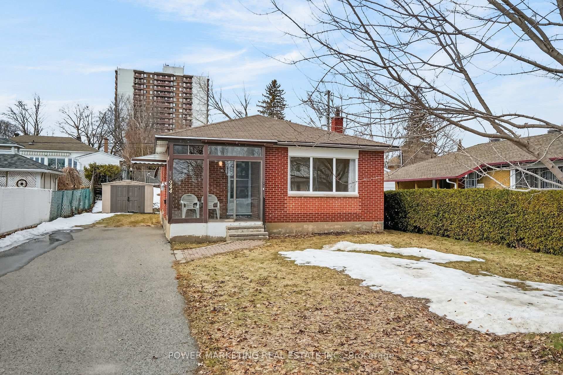 944 Eve Street, Overbrook - Castleheights and Area, ON K1K 3R4 - Photo 1