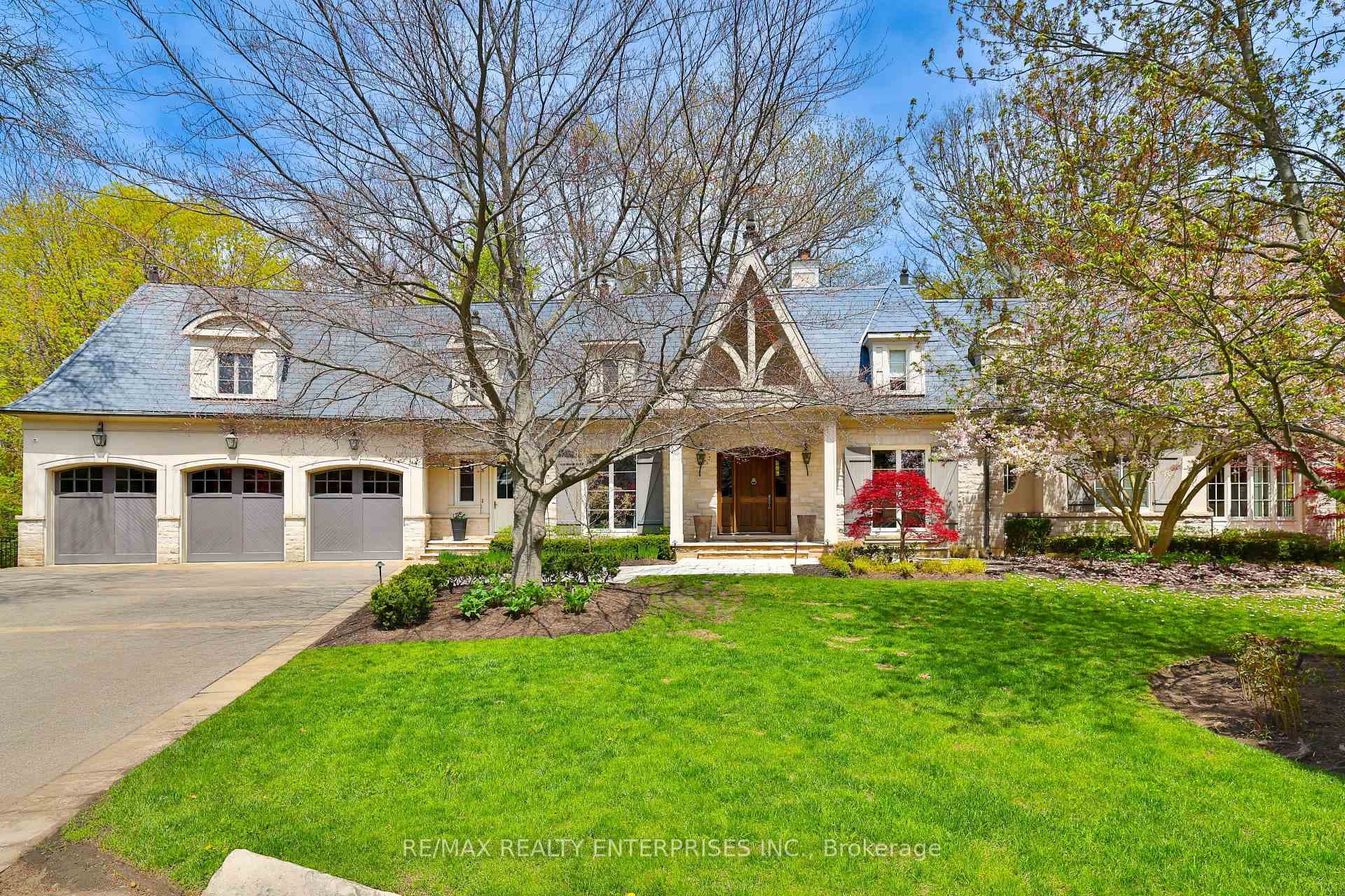 1093 Algonquin Drive, Mississauga, ON L5H 1P3 - Photo 1