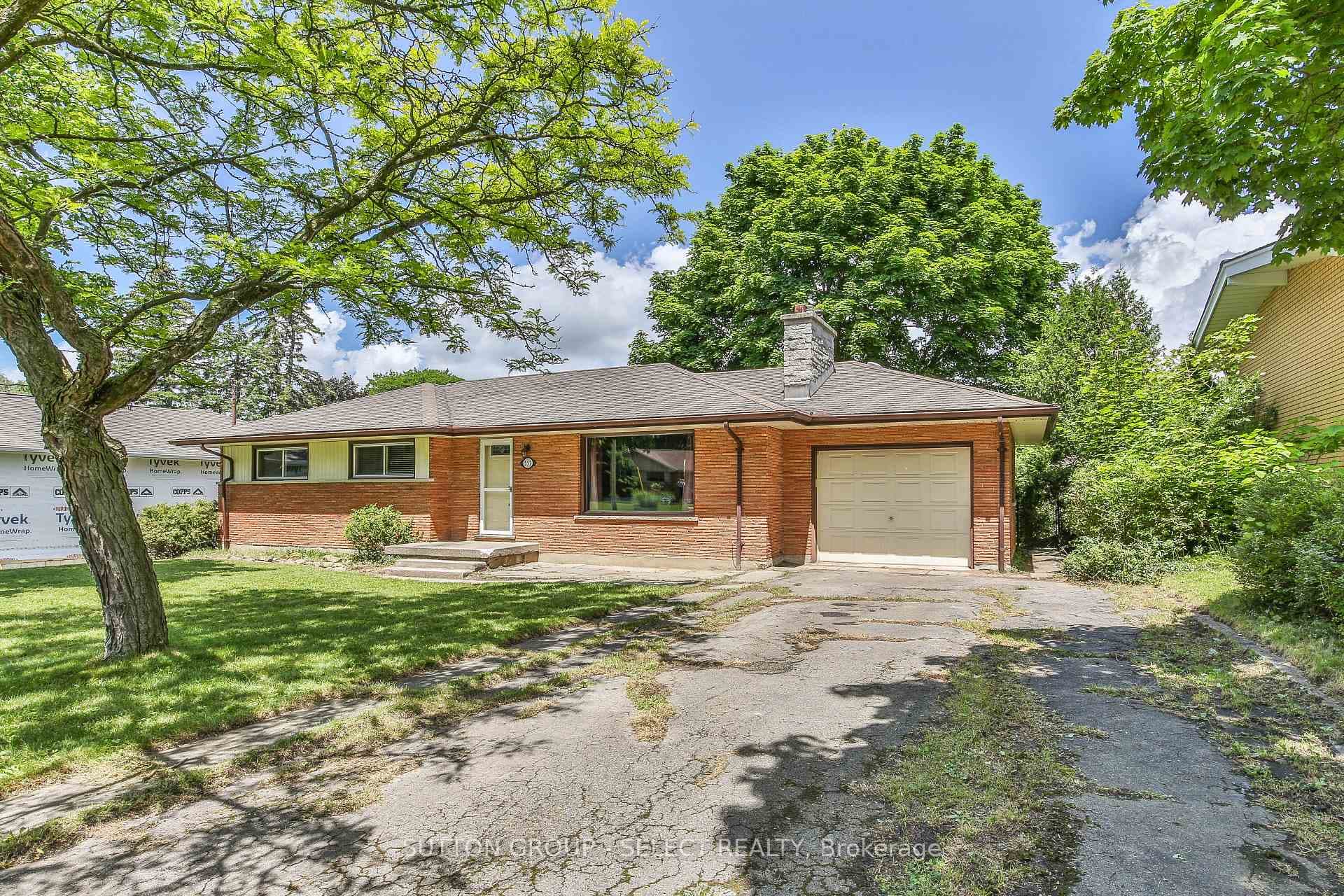 552 EVERGLADE Crescent, London North