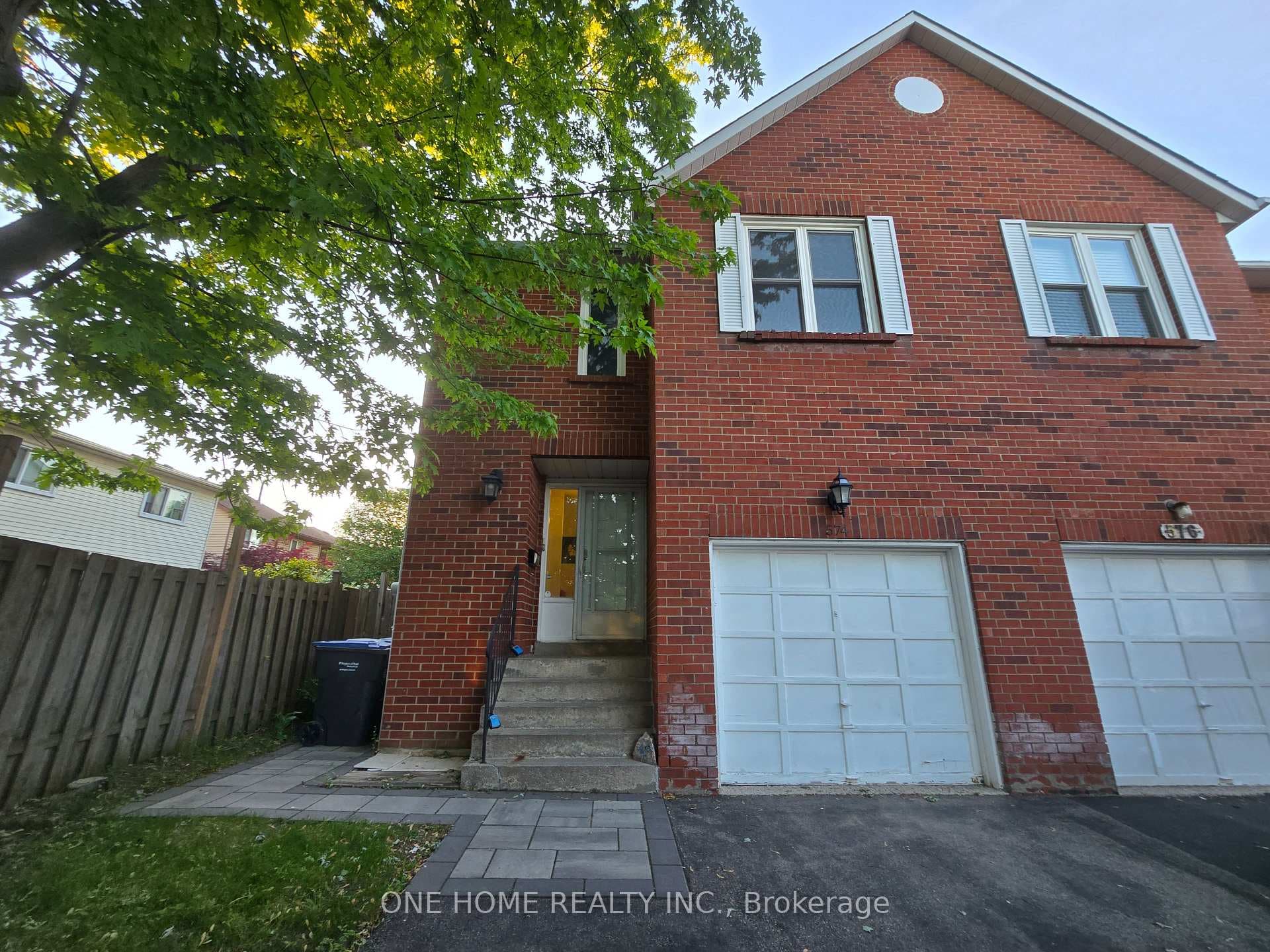 574 Galloway Crescent, Mississauga, ON L5C 4G6 - Photo 1