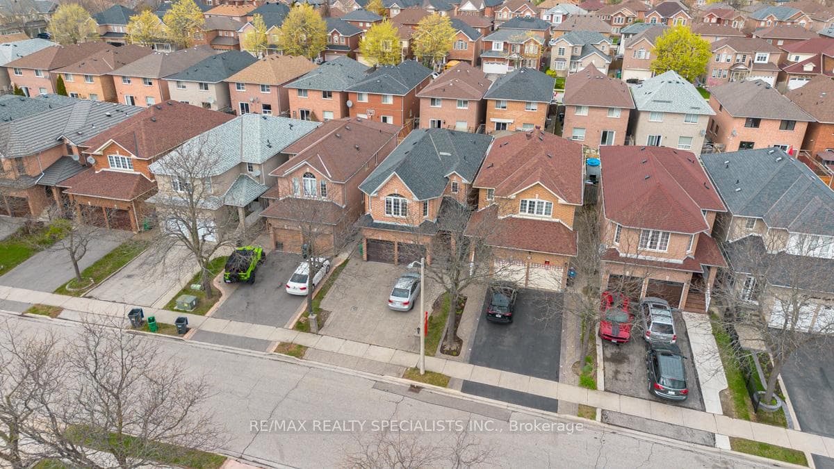 25 Golden Eagle Road, Brampton, ON L6R 1Z4 - Photo 1