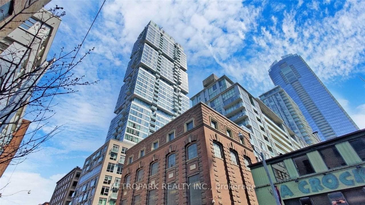 30 Nelson Street Unit 802, Toronto C01