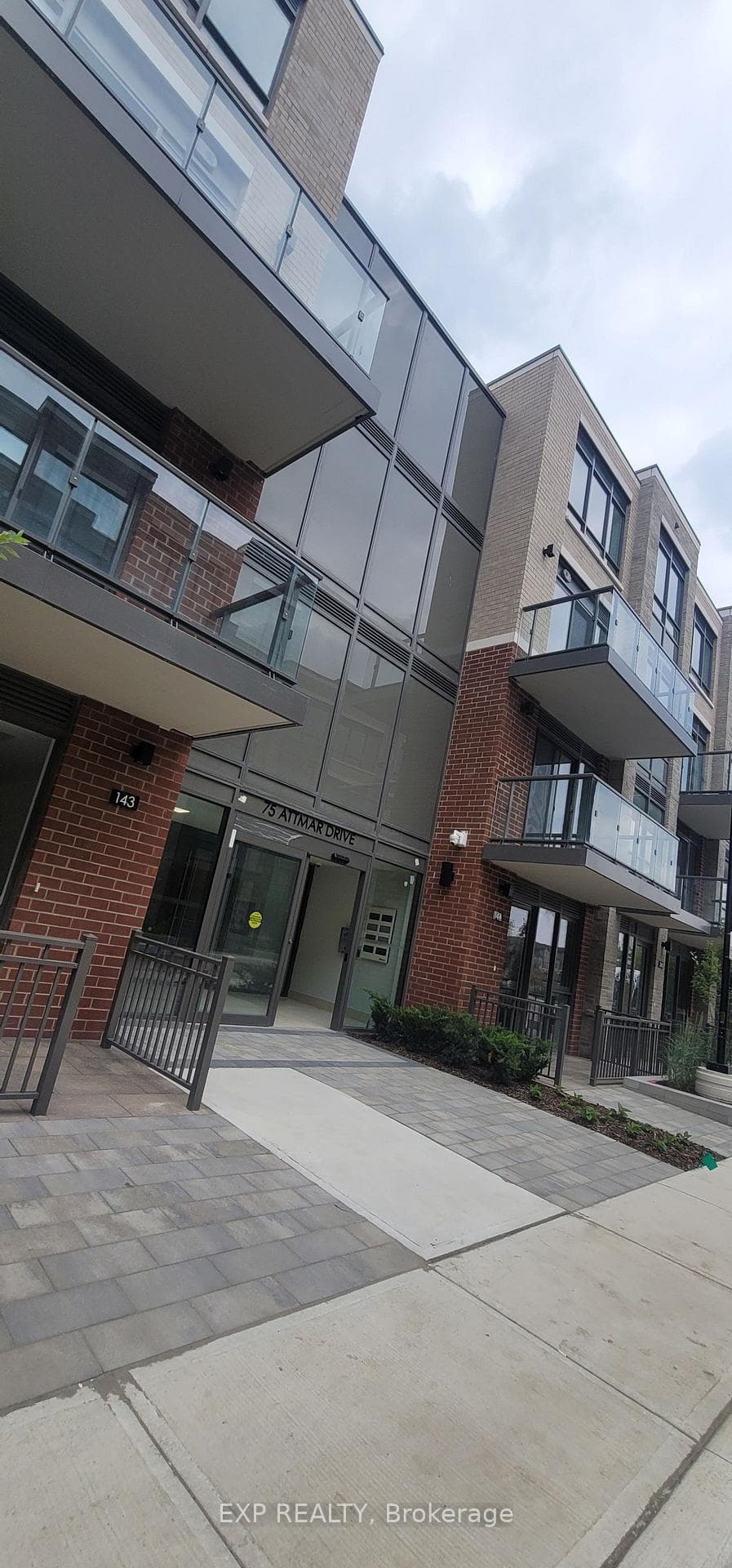 75 Attmar Drive Unit 242, Brampton, ON L6P 0Y6 - Photo 1
