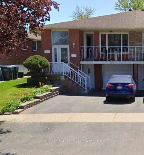 156 Voltarie Crescent Unit Upper, Mississauga, ON L5A 2A4 - Photo 1