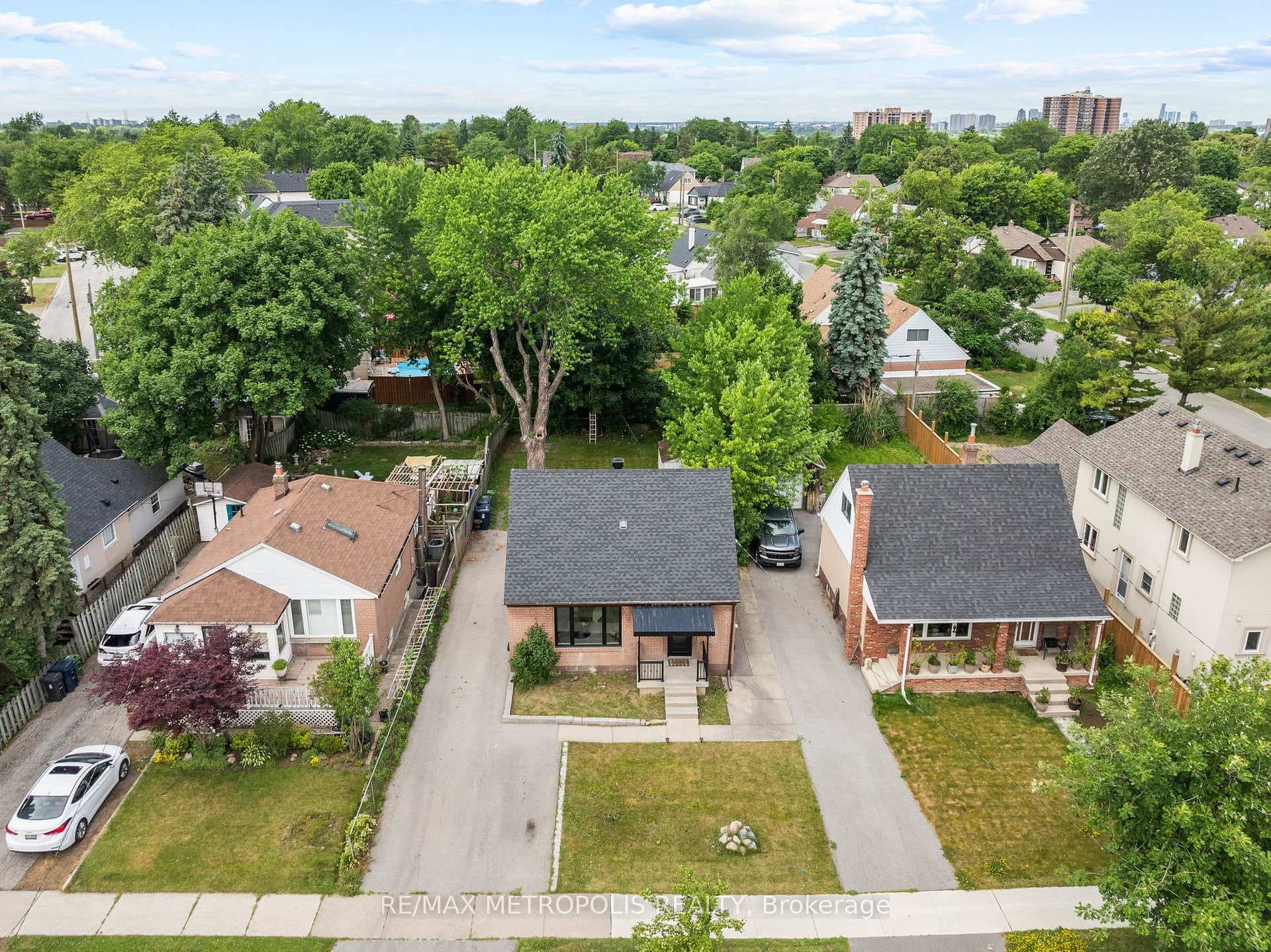 96 Allenby Avenue, Etobicoke (West Mall / Rexdale), ON M9W 1S9 - Photo 1