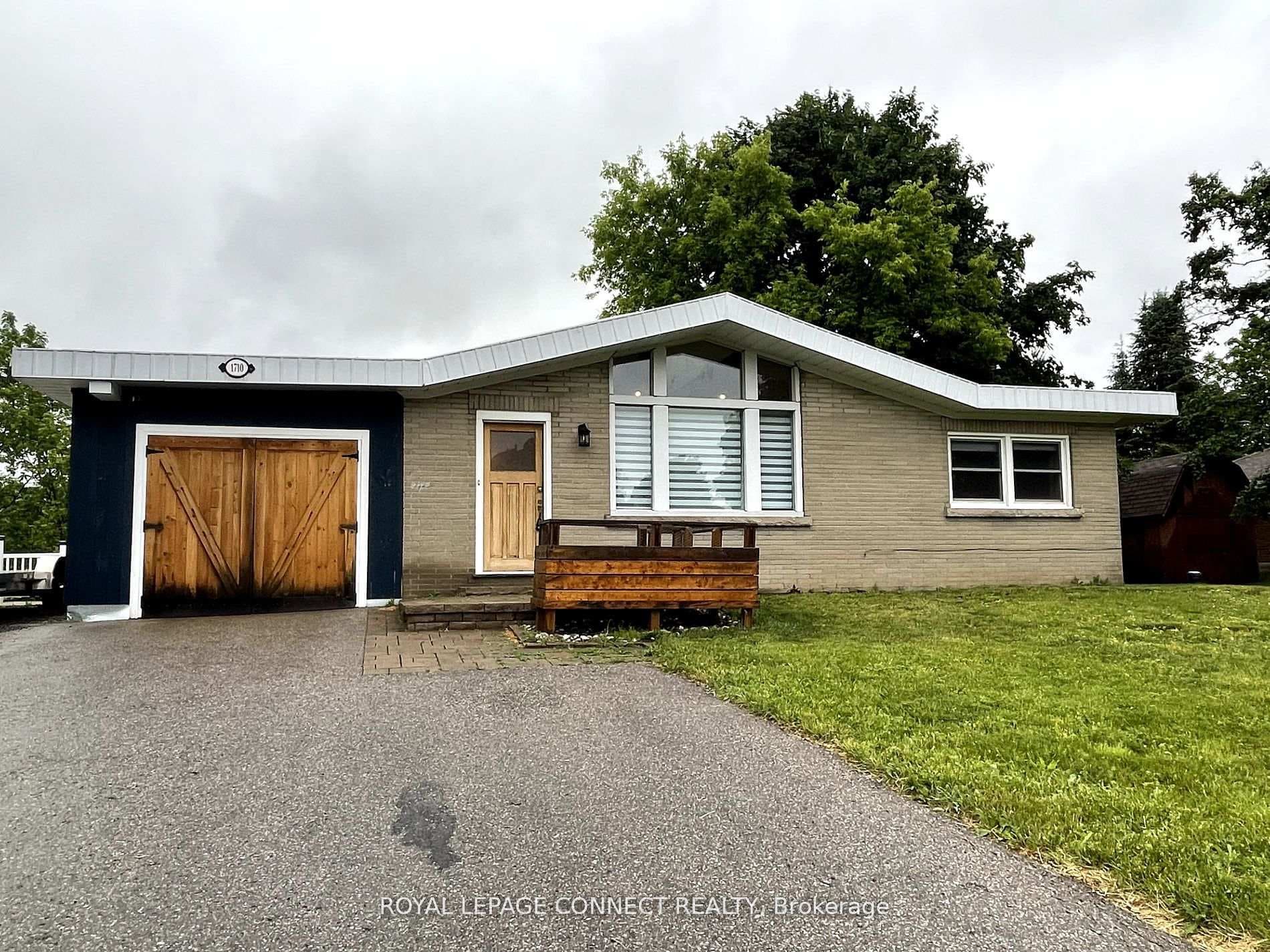 1710 Lane Street, Pickering