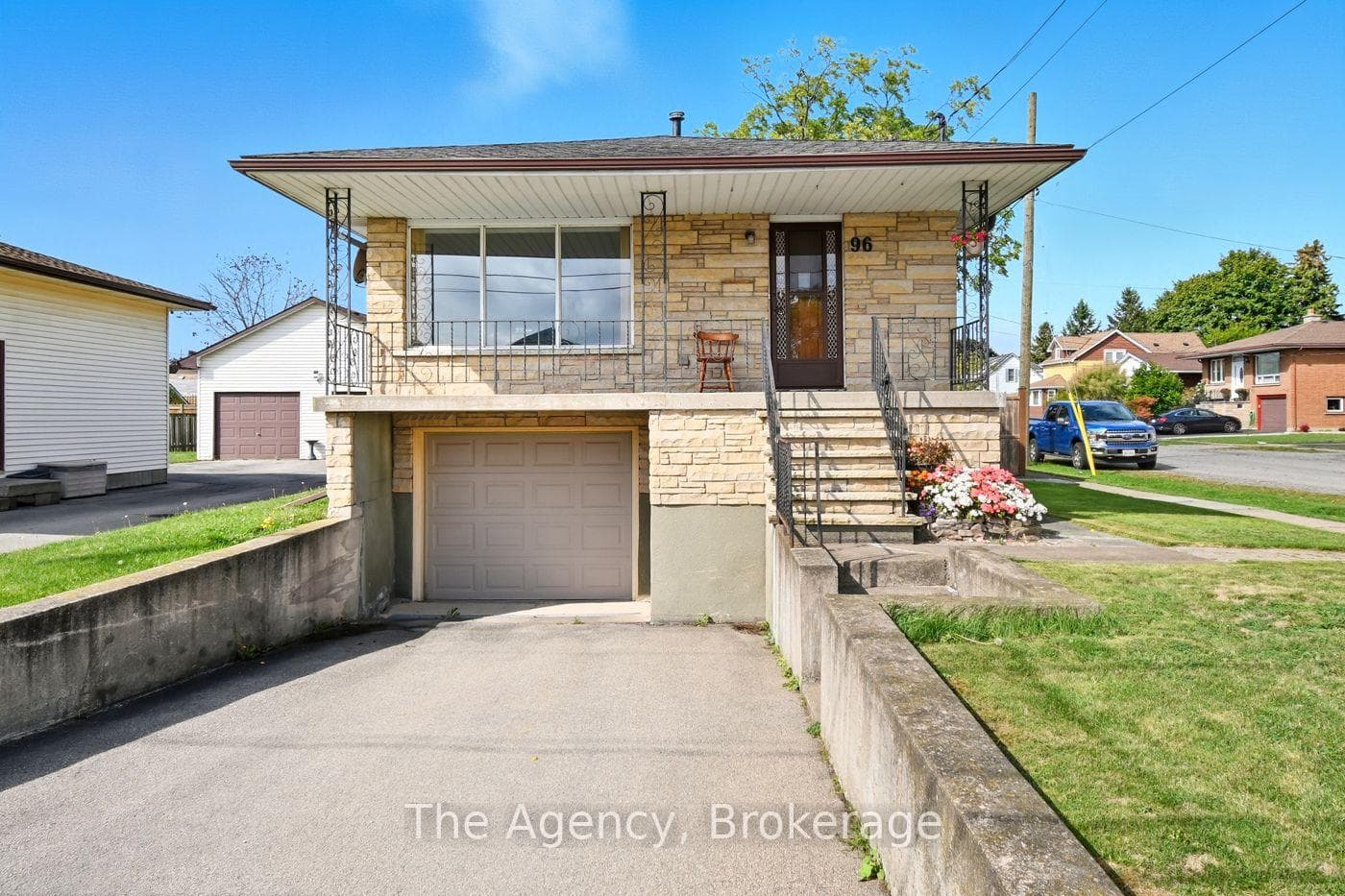 96 Elizabeth Street, Port Colborne