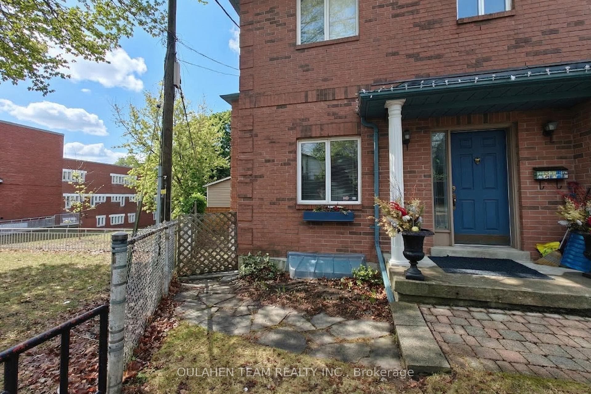 110 Bowmore Road Unit Basement, The Beaches / Upper Beaches, ON M4L 3J2 - Photo 1