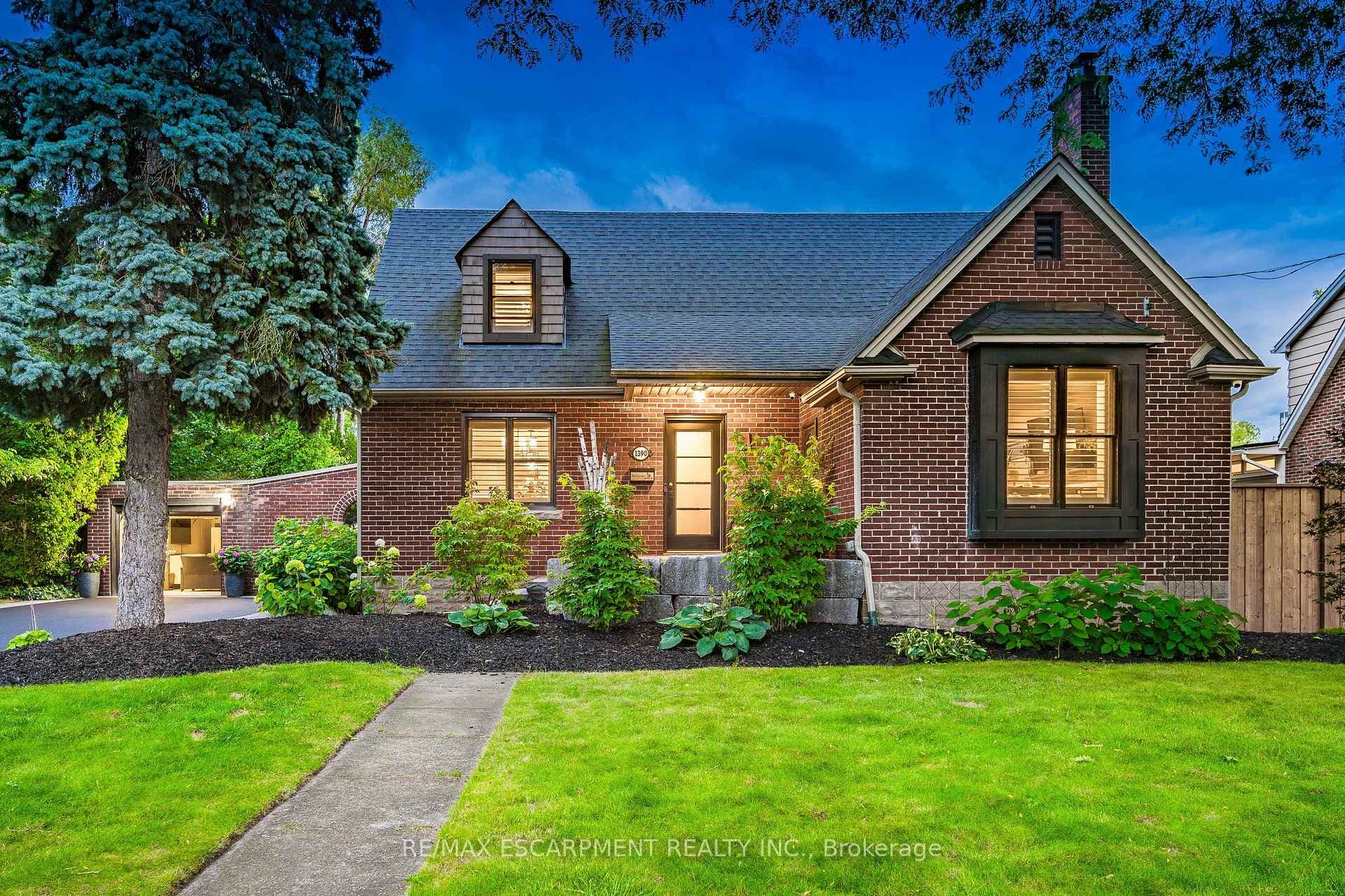 1390 Halifax Place, Burlington, ON L7S 1J6 - Photo 1