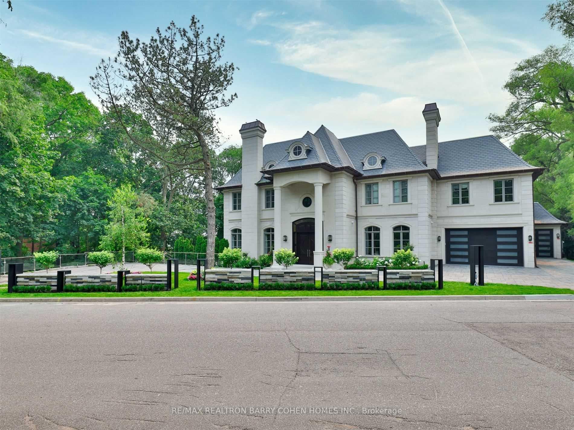 382 Old Yonge Street, Bridle Path / York Mills / Hoggs Hollow, ON M2P 1R4 - Photo 1