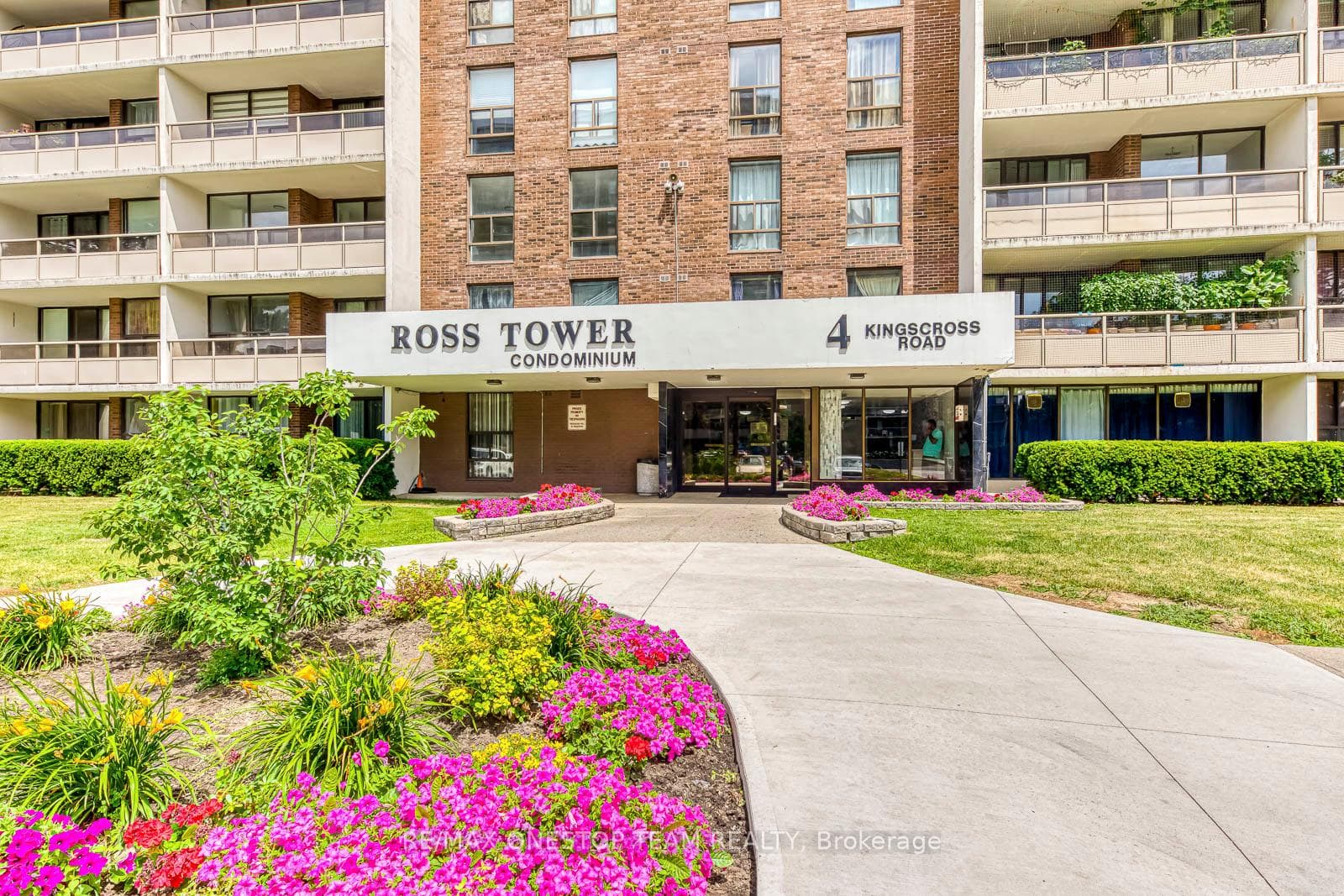 4 Kings Cross Road Unit 402, Brampton, ON L6T 3X8 - Photo 1