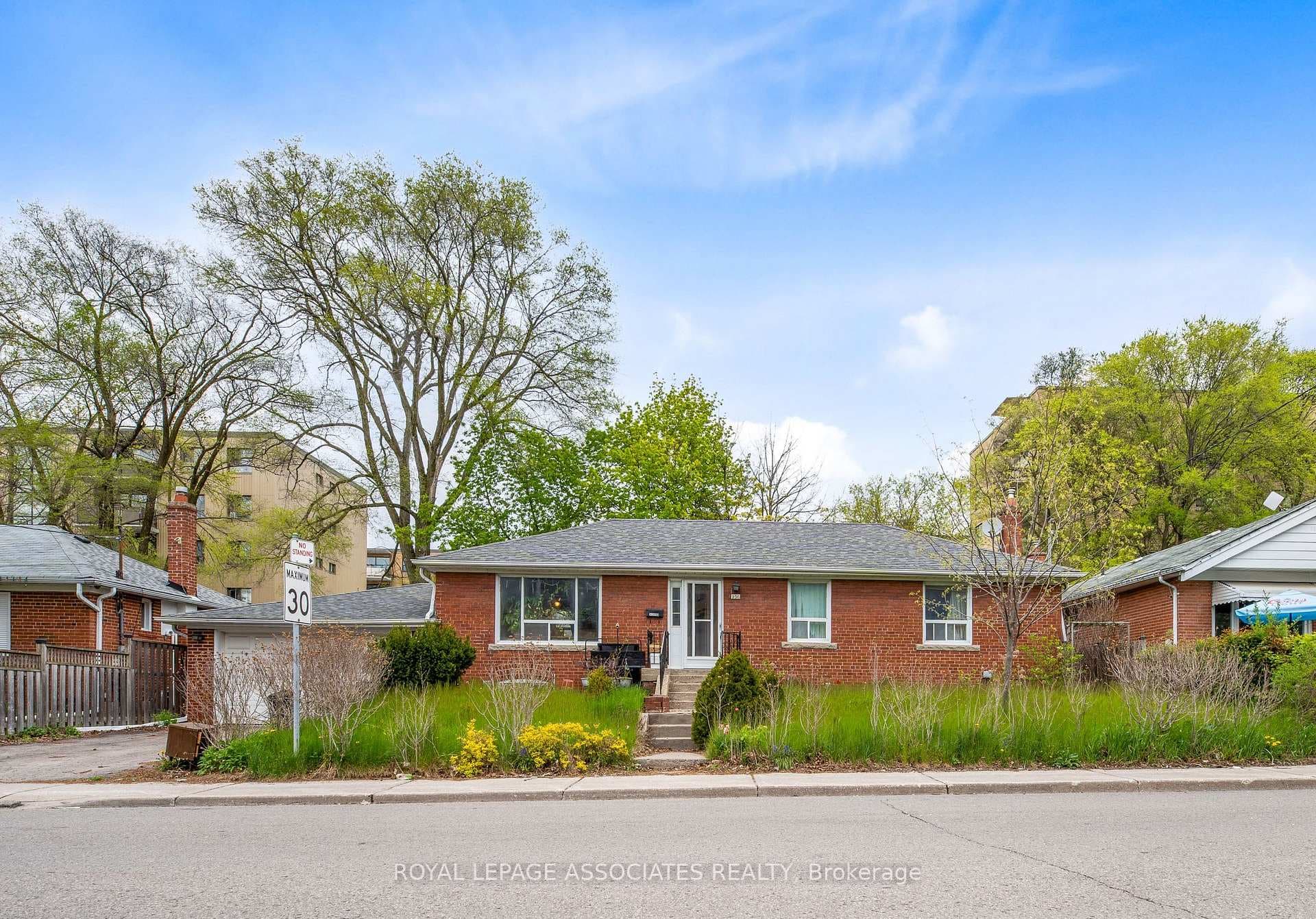 256 Ferris Road, Toronto E03