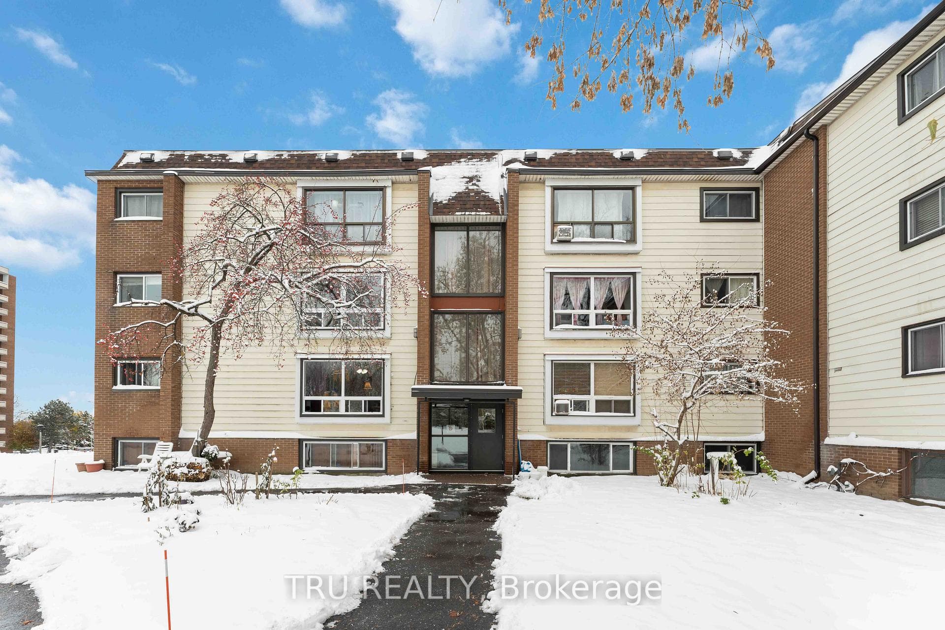 898 Elmsmere Road Unit 8, Beacon Hill North - South and Area, ON K1J 7T6 - Photo 1