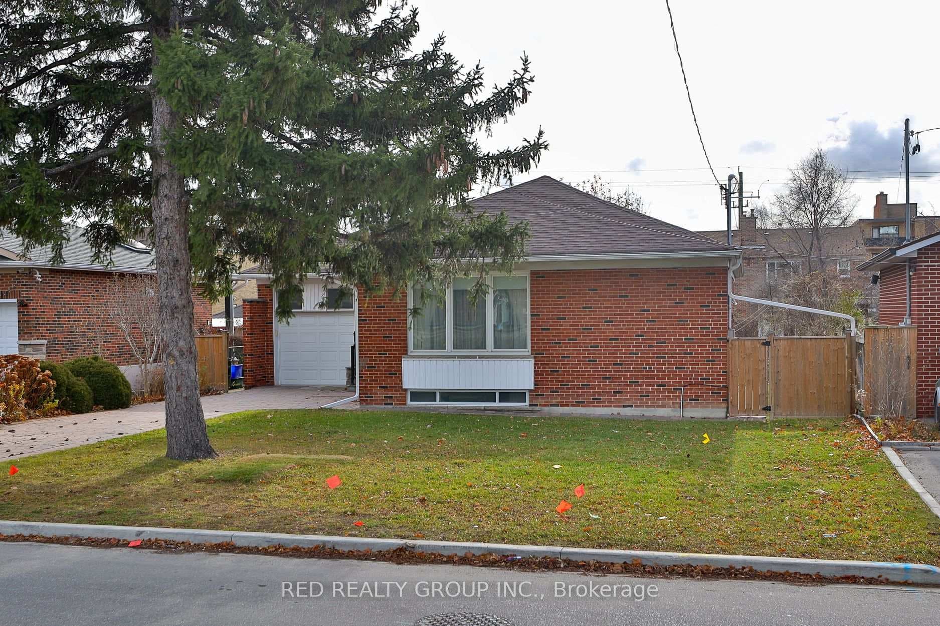 261 Epsom Downs Drive, Downsview / Black Creek, ON M3M 1T3 - Photo 1