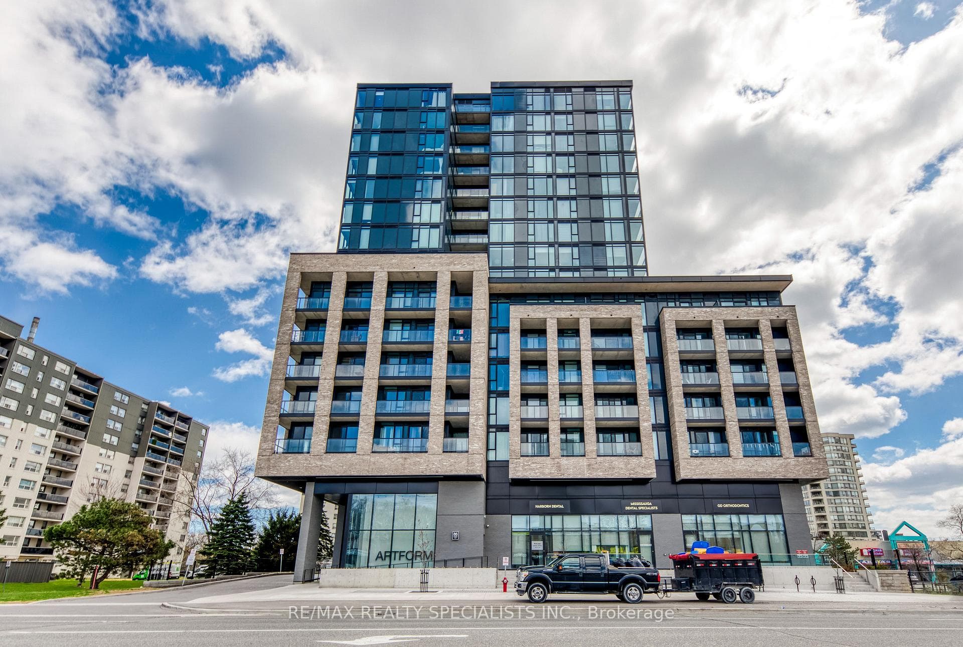 86 Dundas Street Unit 1711, Mississauga, ON L5A 1W4 - Photo 1
