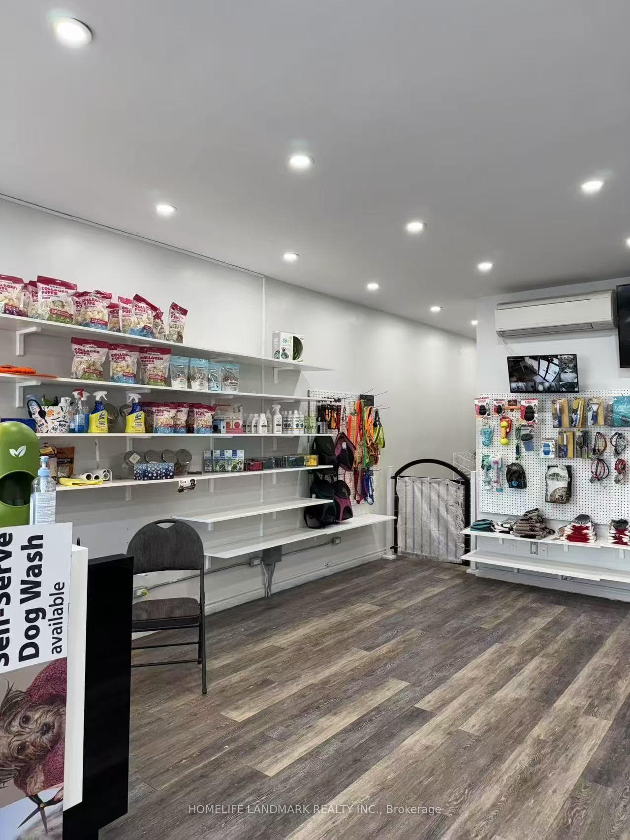 4140 Bathurst Street Unit 4136, North York (Bathurst Manor / Clanton Park)