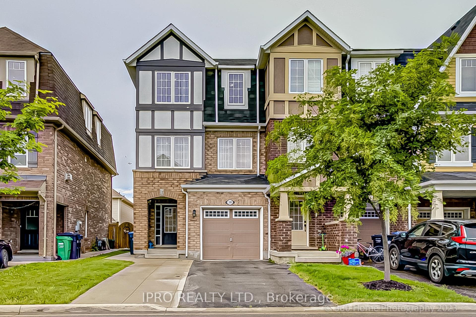 38 Vanhorne Close, Brampton, ON L7A 0X8 - Photo 1