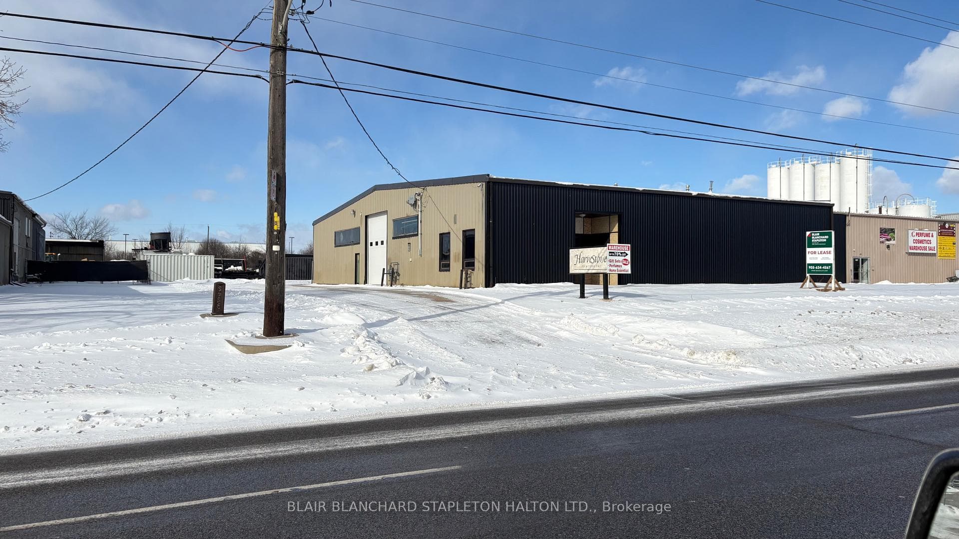 4057 Fairview Street Unit 1, Burlington, ON L7L 2A4 - Photo 1