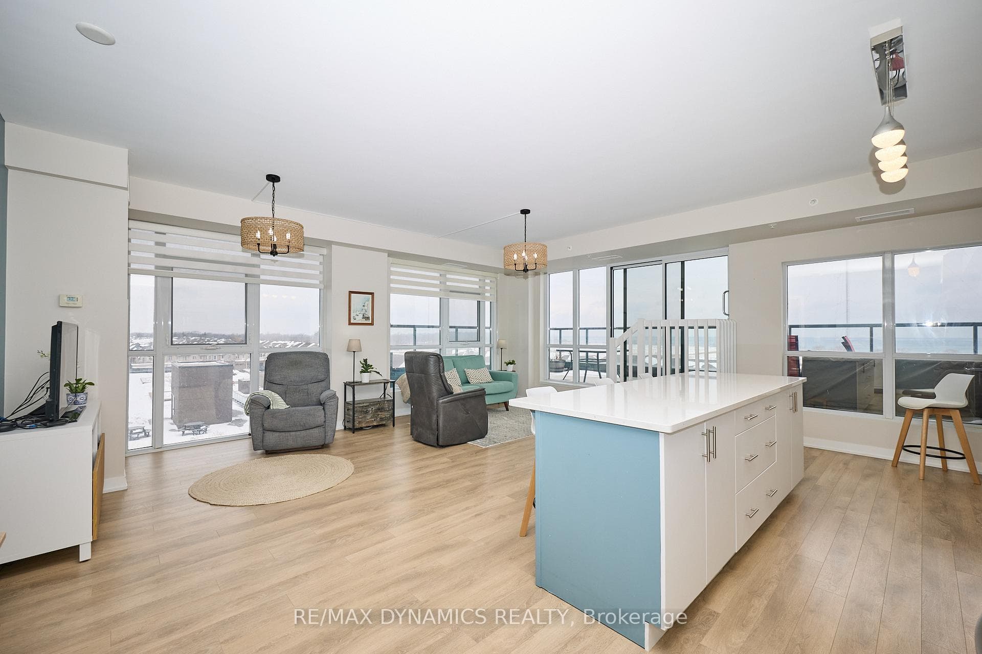Light filled open concept condo
