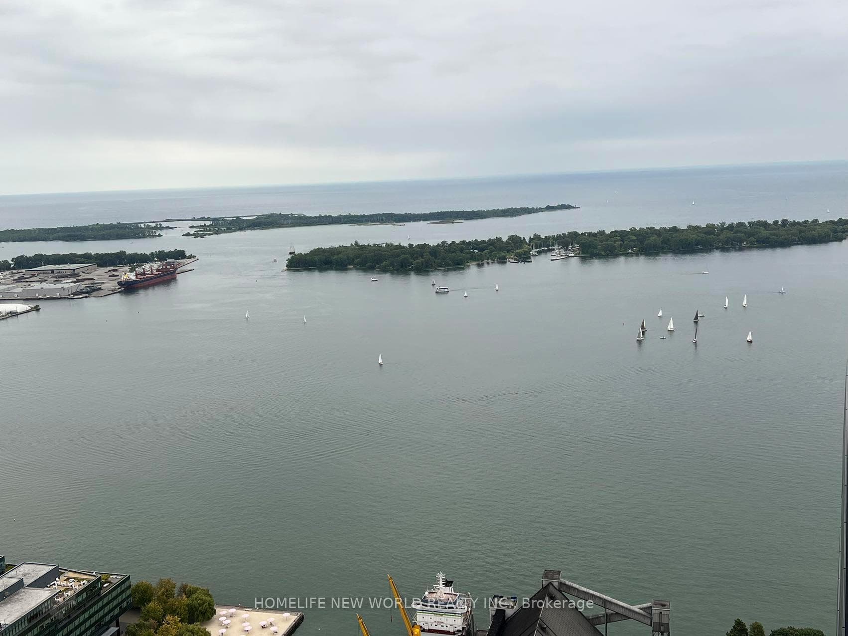 138 Downes Street Unit 6805, Downtown Toronto / Waterfront, ON M5E 0E4 - Photo 1