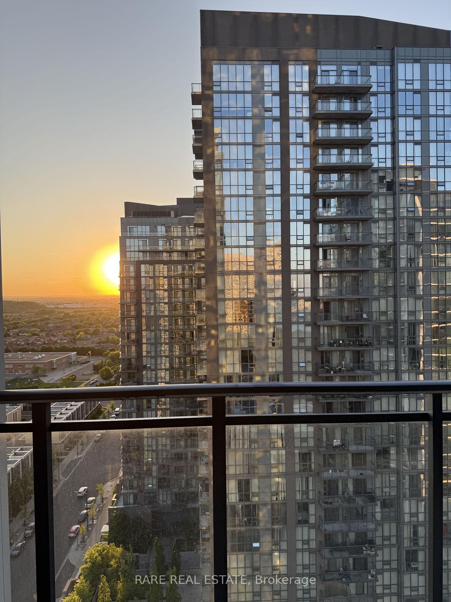 75 Eglinton Avenue Unit 1809, Mississauga, ON L5R 0E5 - Photo 1