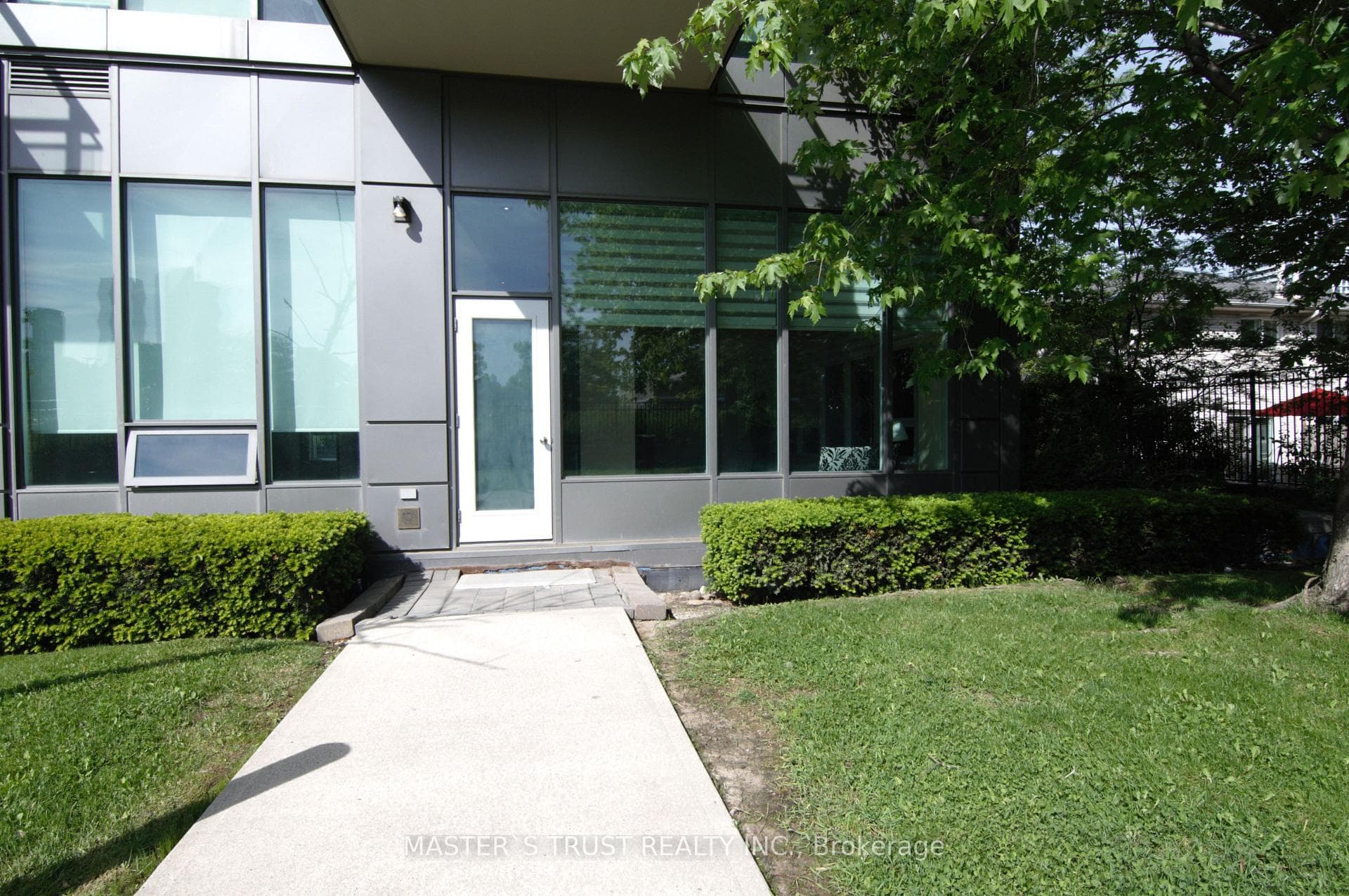 3525 Kariya Drive Unit 101, Mississauga, ON L5B 0C1 - Photo 1