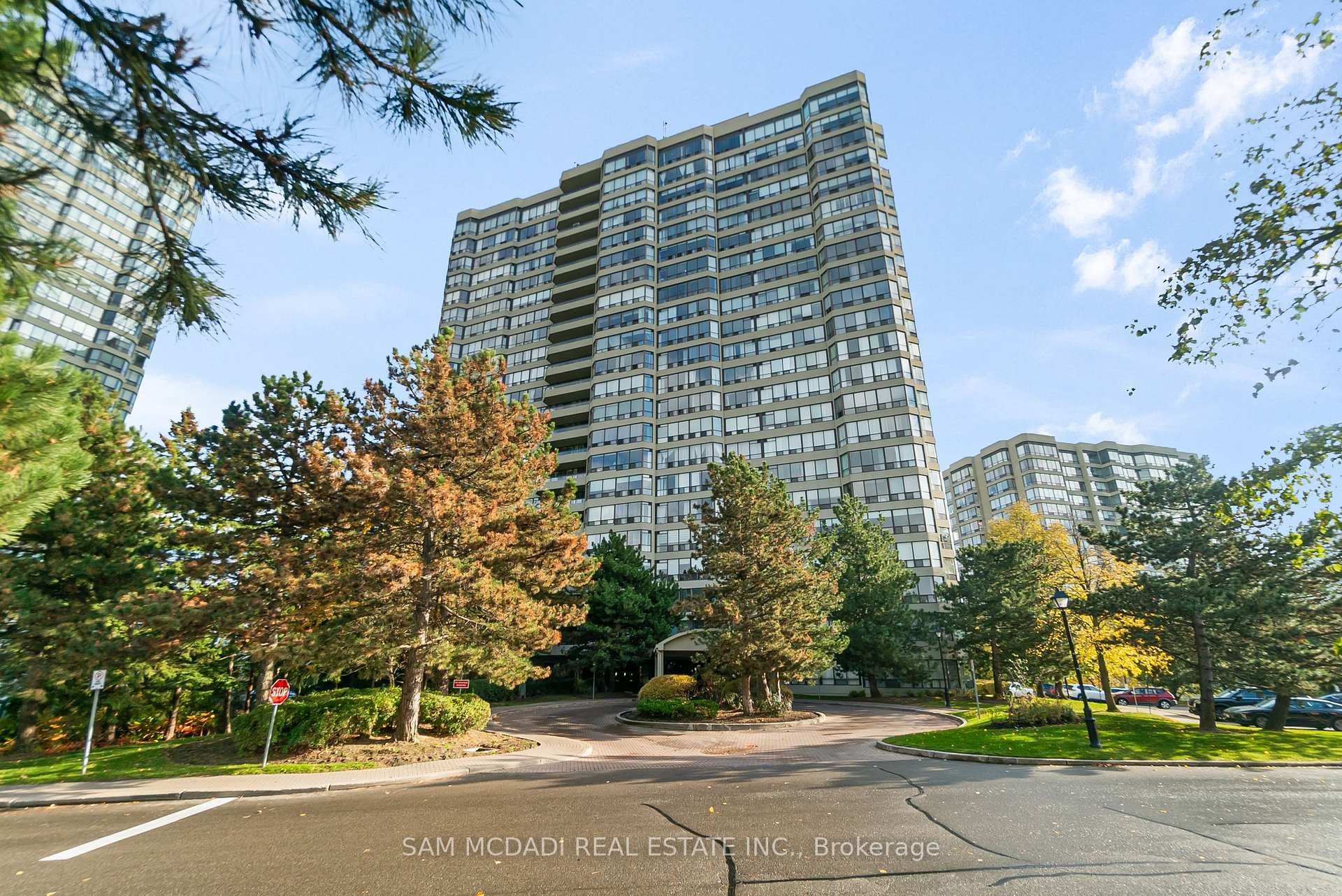 24 Hanover Road Unit 2106, Brampton, ON L6S 5K8 - Photo 1