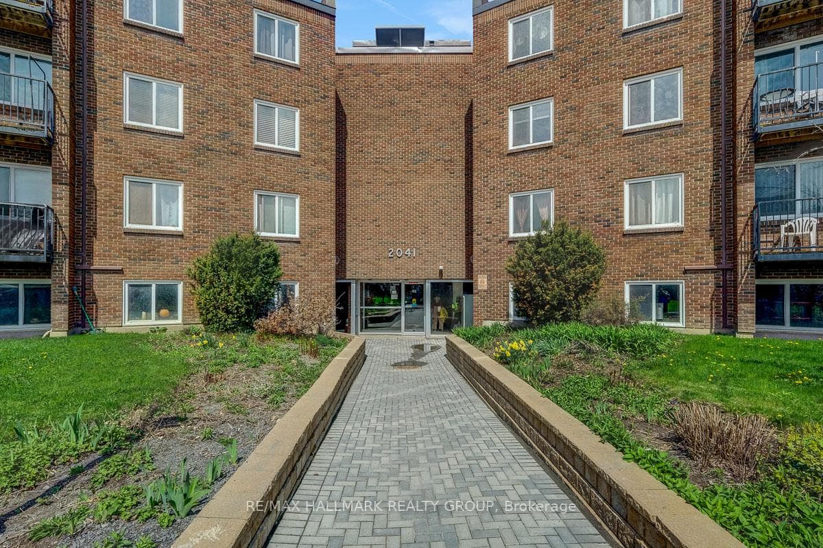 2041 Arrowsmith Drive Unit 105A, Beacon Hill North - South and Area, ON K1J 7V7 - Photo 1