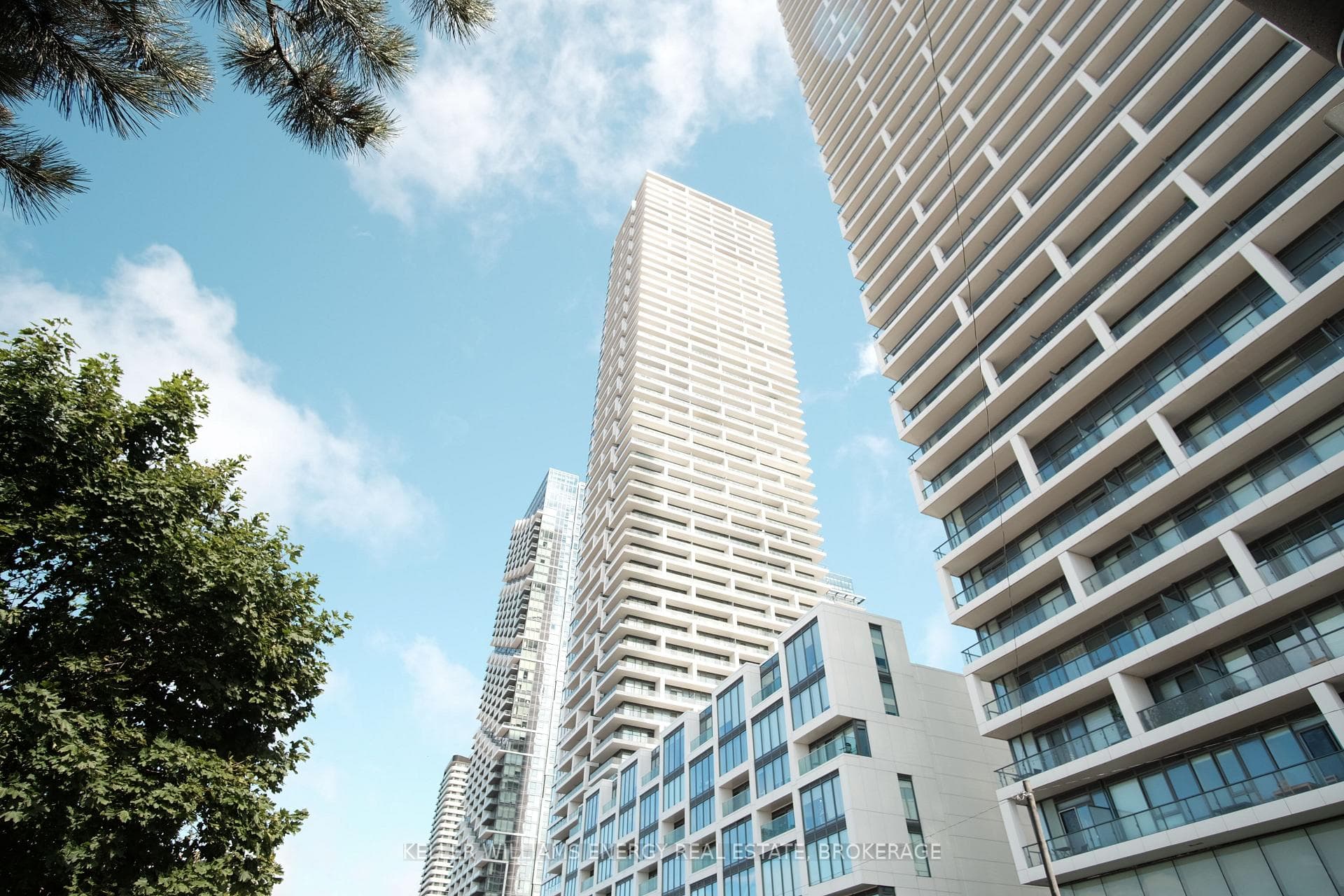 950 Portage Parkway Unit 2109, Vaughan