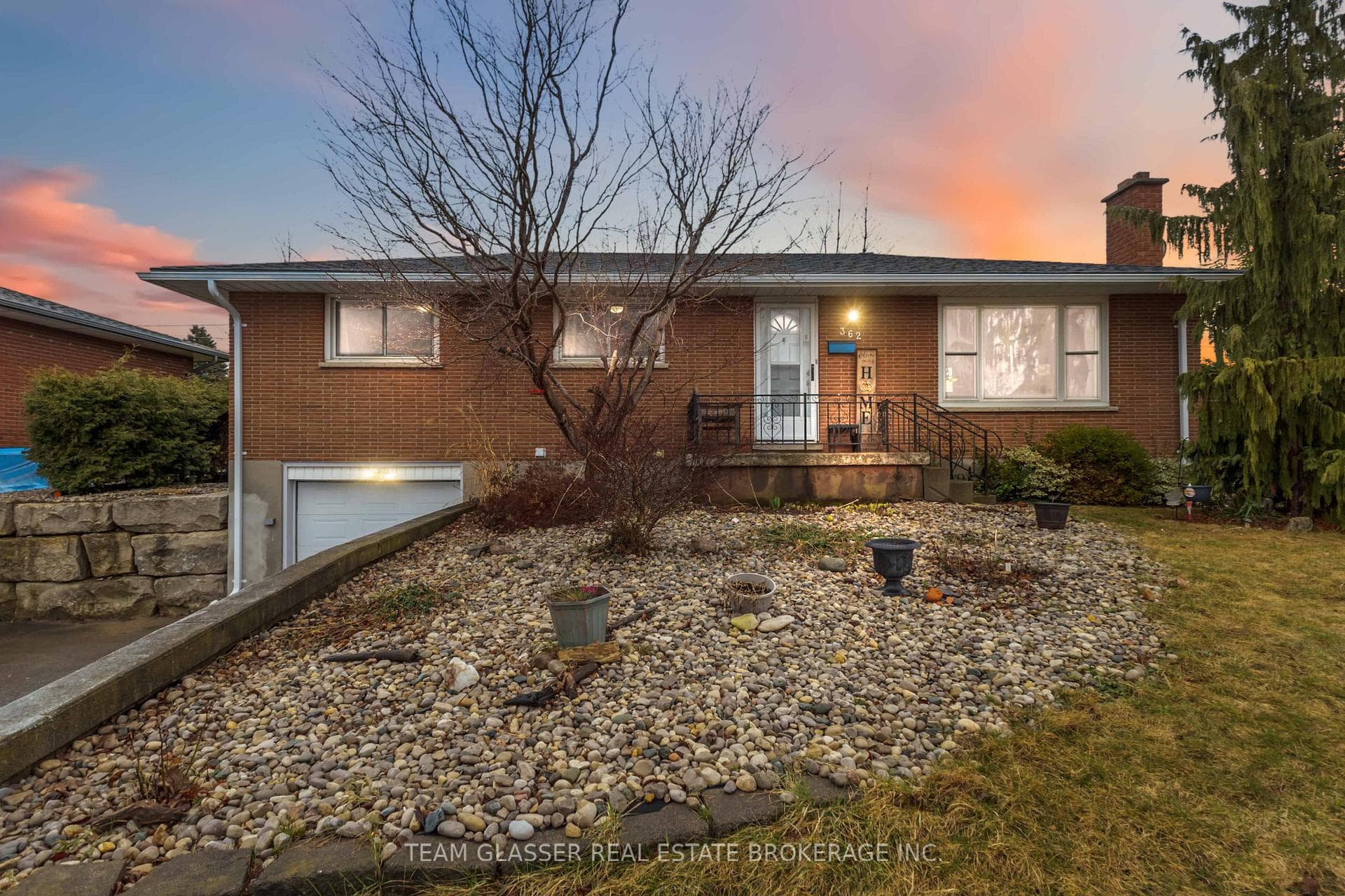 362 CHIPPENDALE Crescent, London South, ON N5Z 3G2 - Photo 1