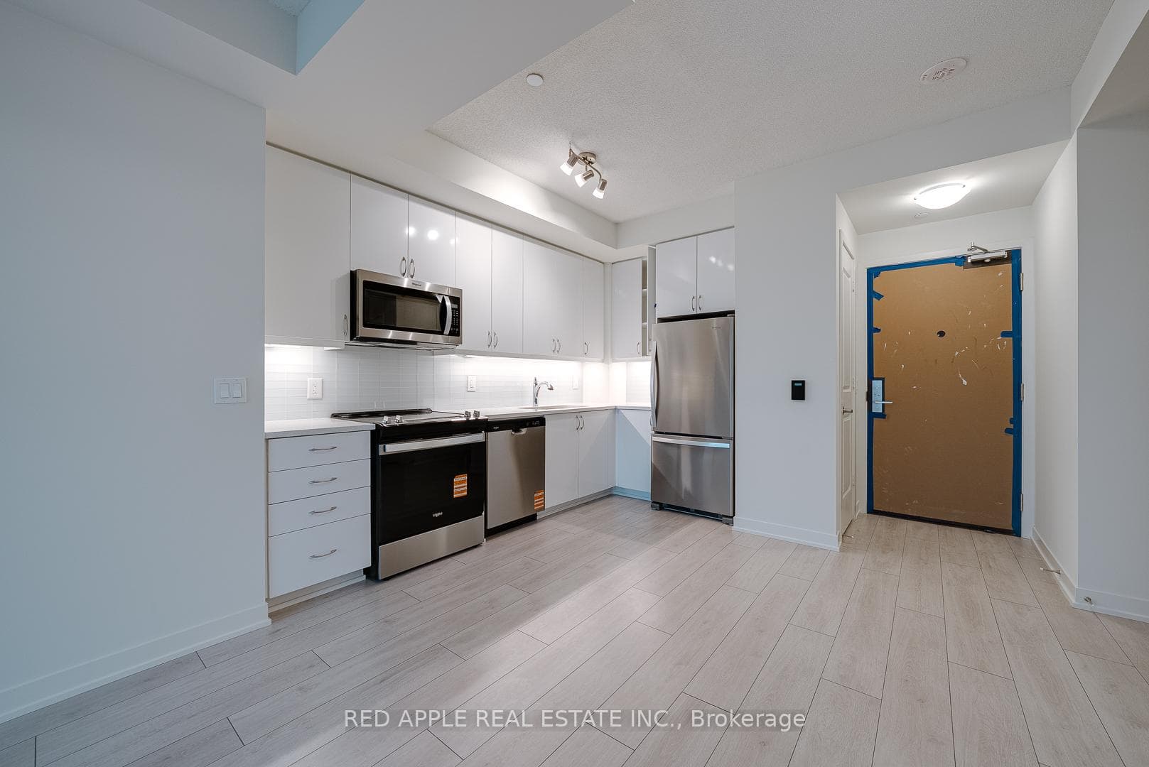 38 Annie Craig Drive Unit 2903, Liberty Village / Parkdale / South Parkdale, ON M8V 0G9 - Photo 1