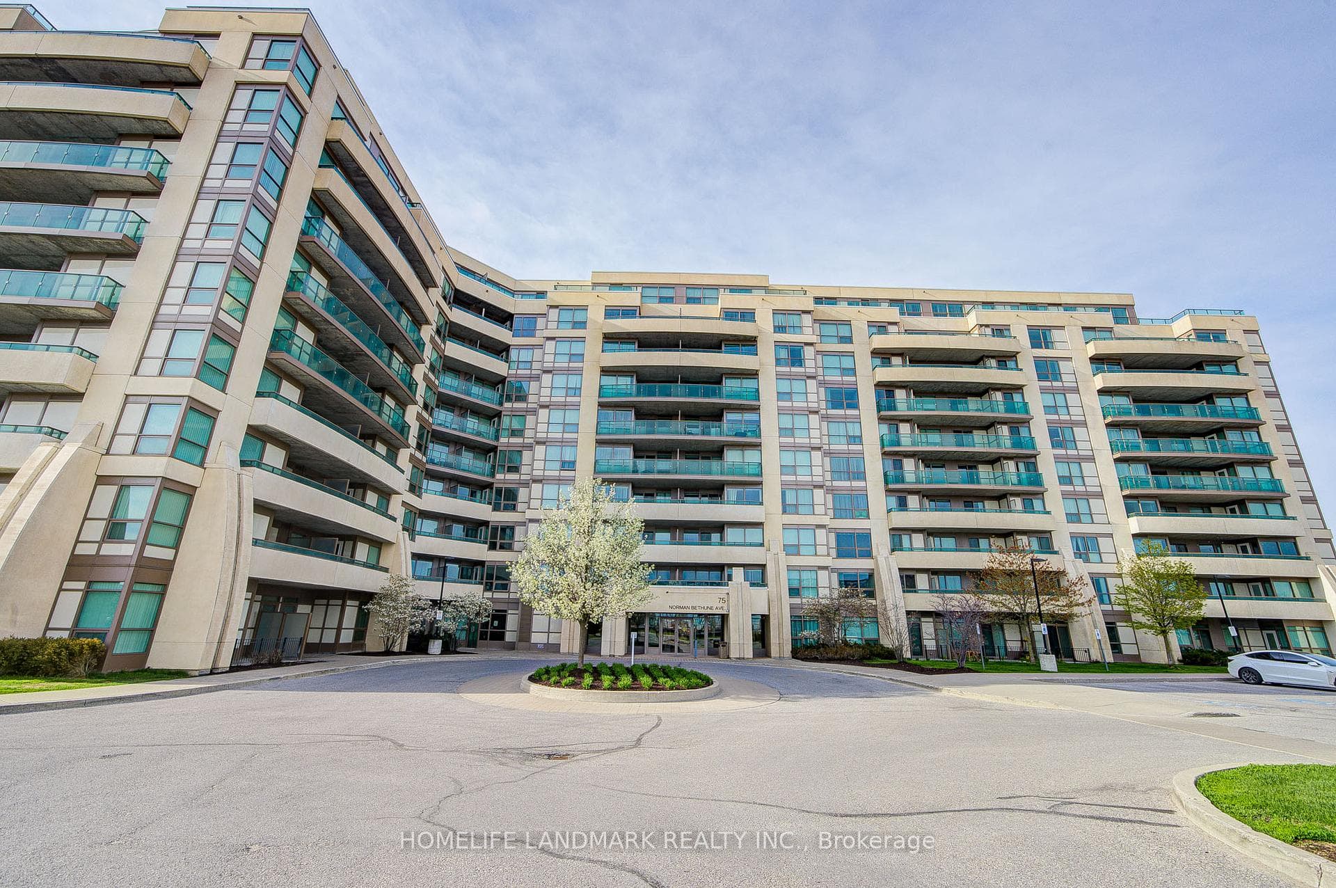 75 Norman Bethune Avenue Unit 714, Richmond Hill, ON L4B 0B6 - Photo 1