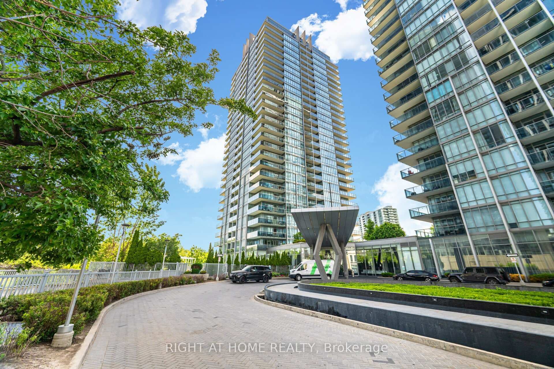 88 Park Lawn Road Unit 3005, Liberty Village / Parkdale / South Parkdale, ON M8Y 0B5 - Photo 1