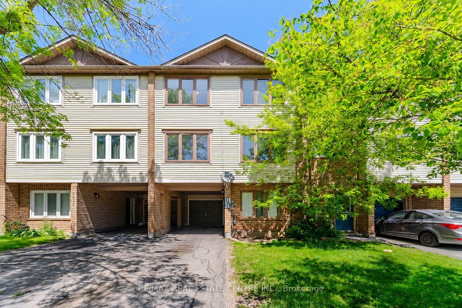 2349 Strawfield Court, Oakville
