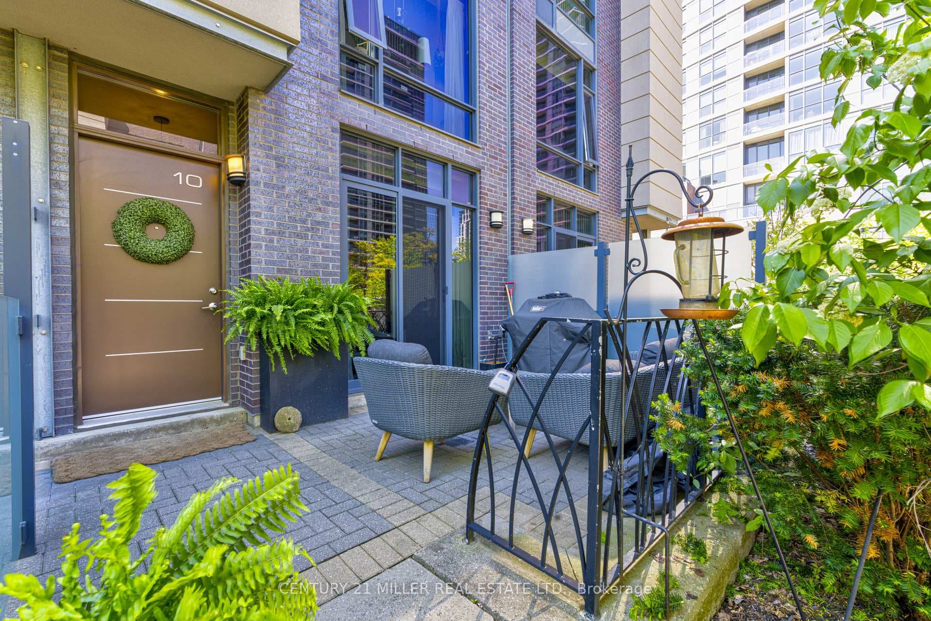 15 Valhalla Inn Road Unit TH10, Etobicoke (Islington / Rexdale), ON M9B 0B3 - Photo 1
