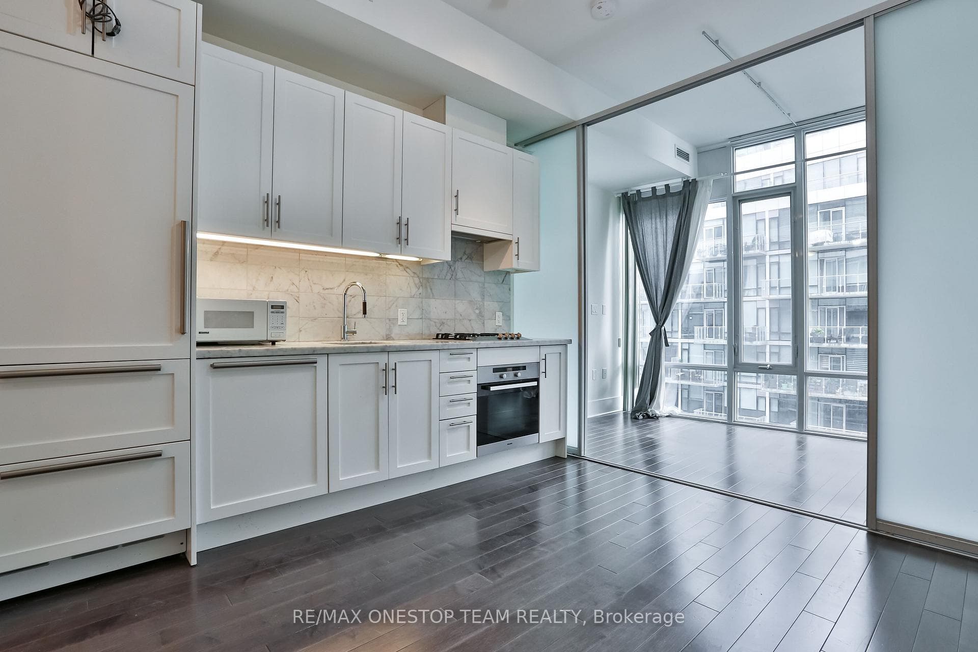 29 Queens Quay Unit 819, Downtown Toronto / Waterfront, ON M5E 0A4 - Photo 1