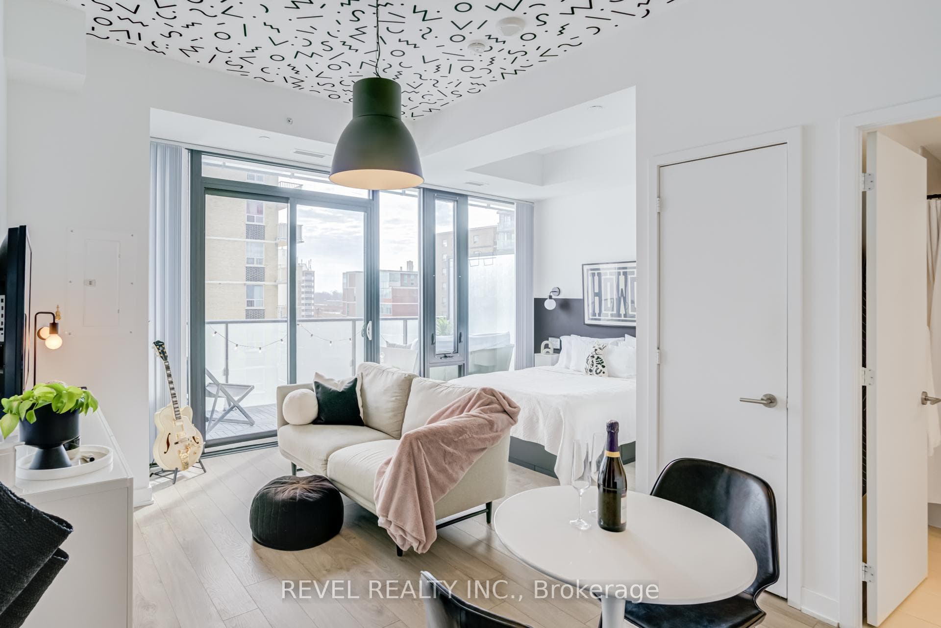 185 Roehampton Avenue Unit 609, Leaside / Davisville, ON M4P 0C6 - Photo 1